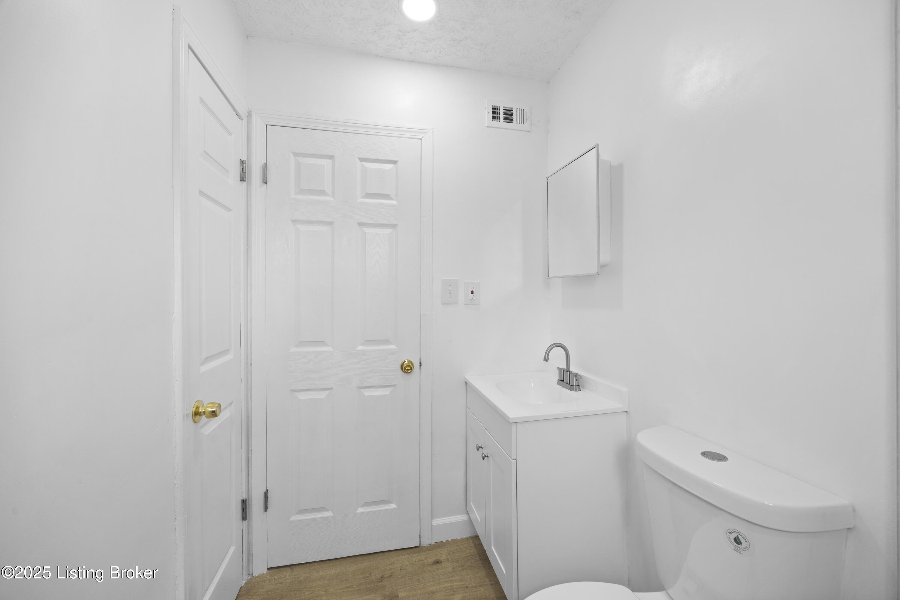 6210 Hanses Dr