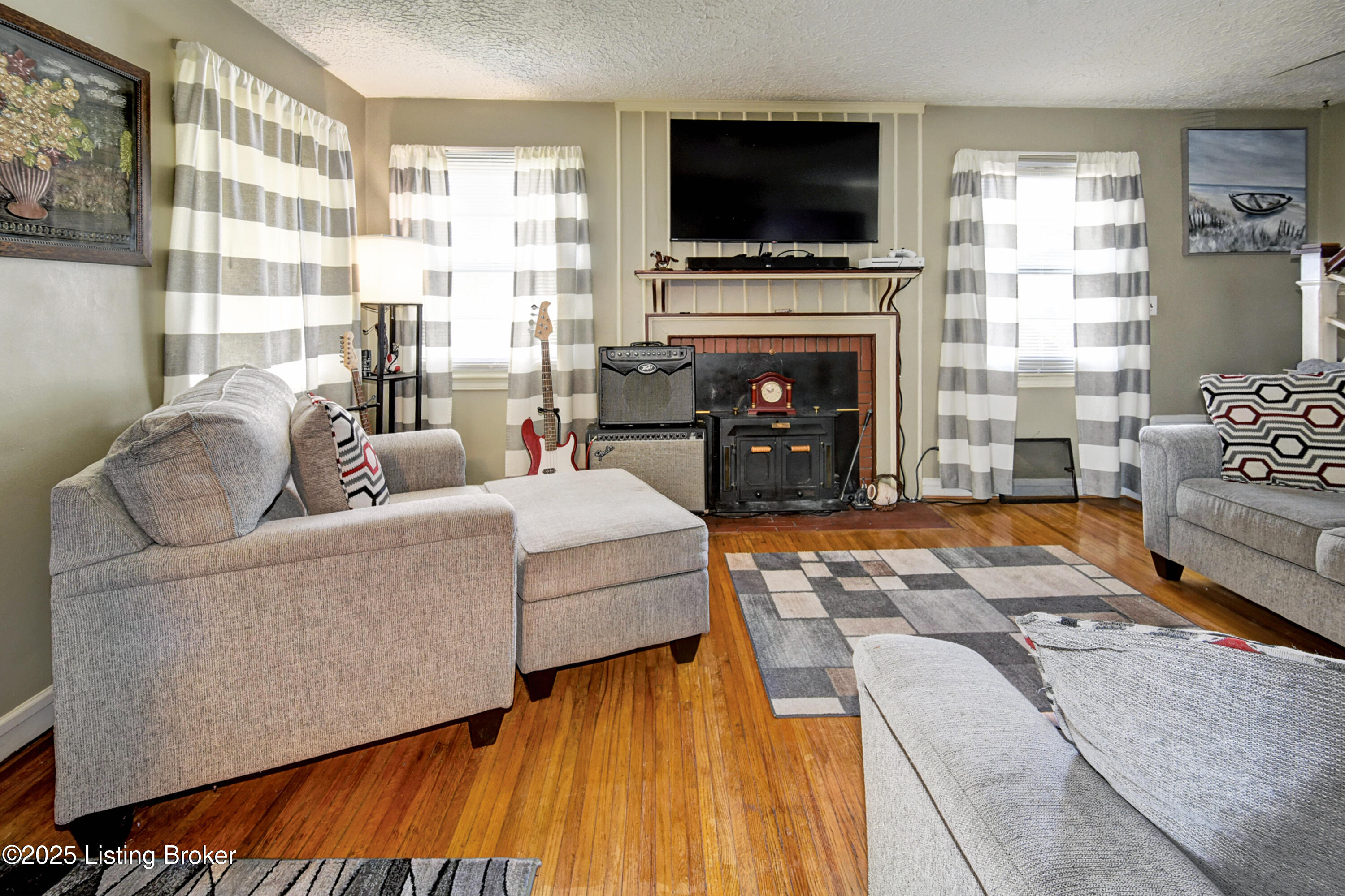 107 Cambridge Dr