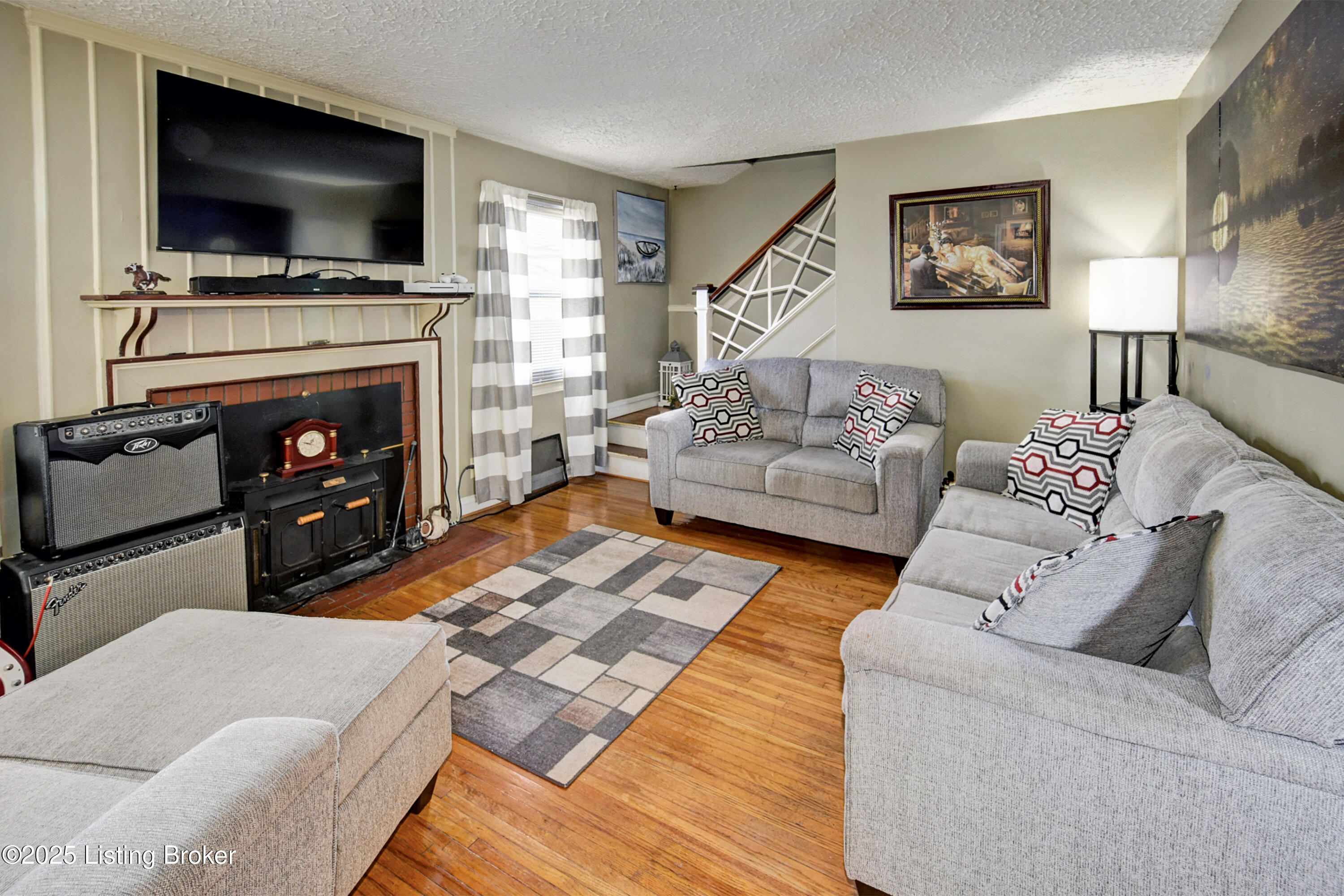 107 Cambridge Dr