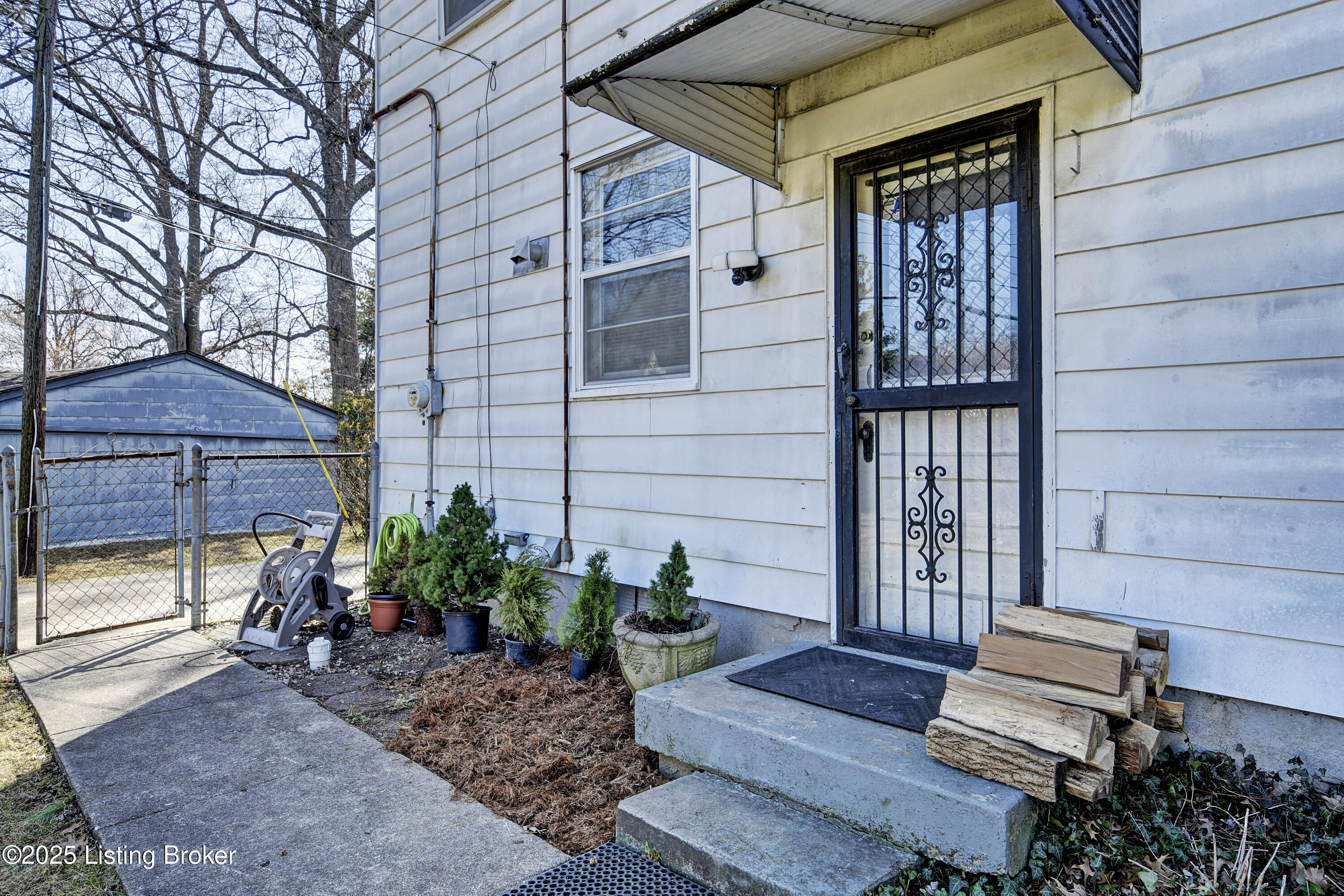 107 Cambridge Dr