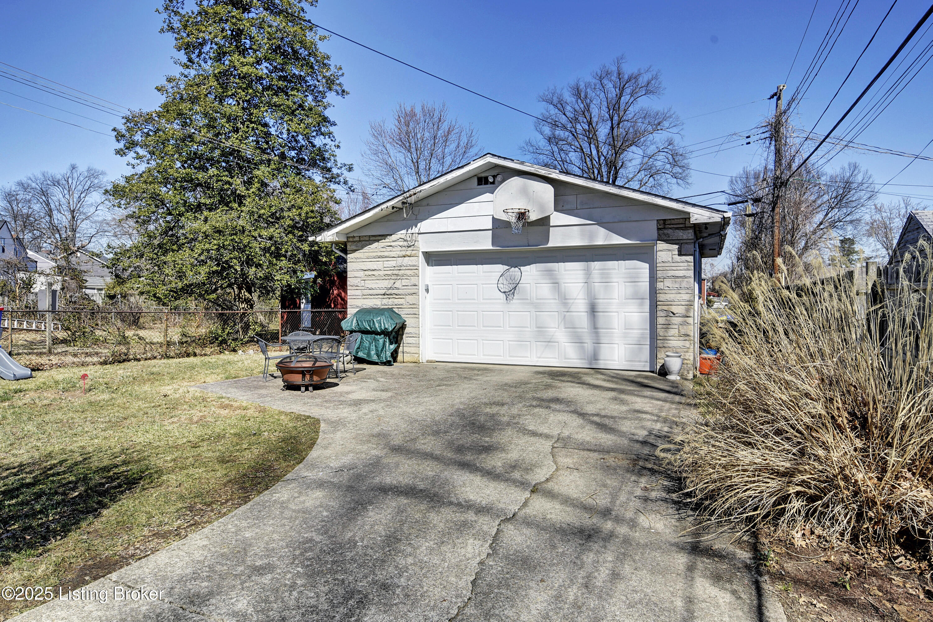 107 Cambridge Dr
