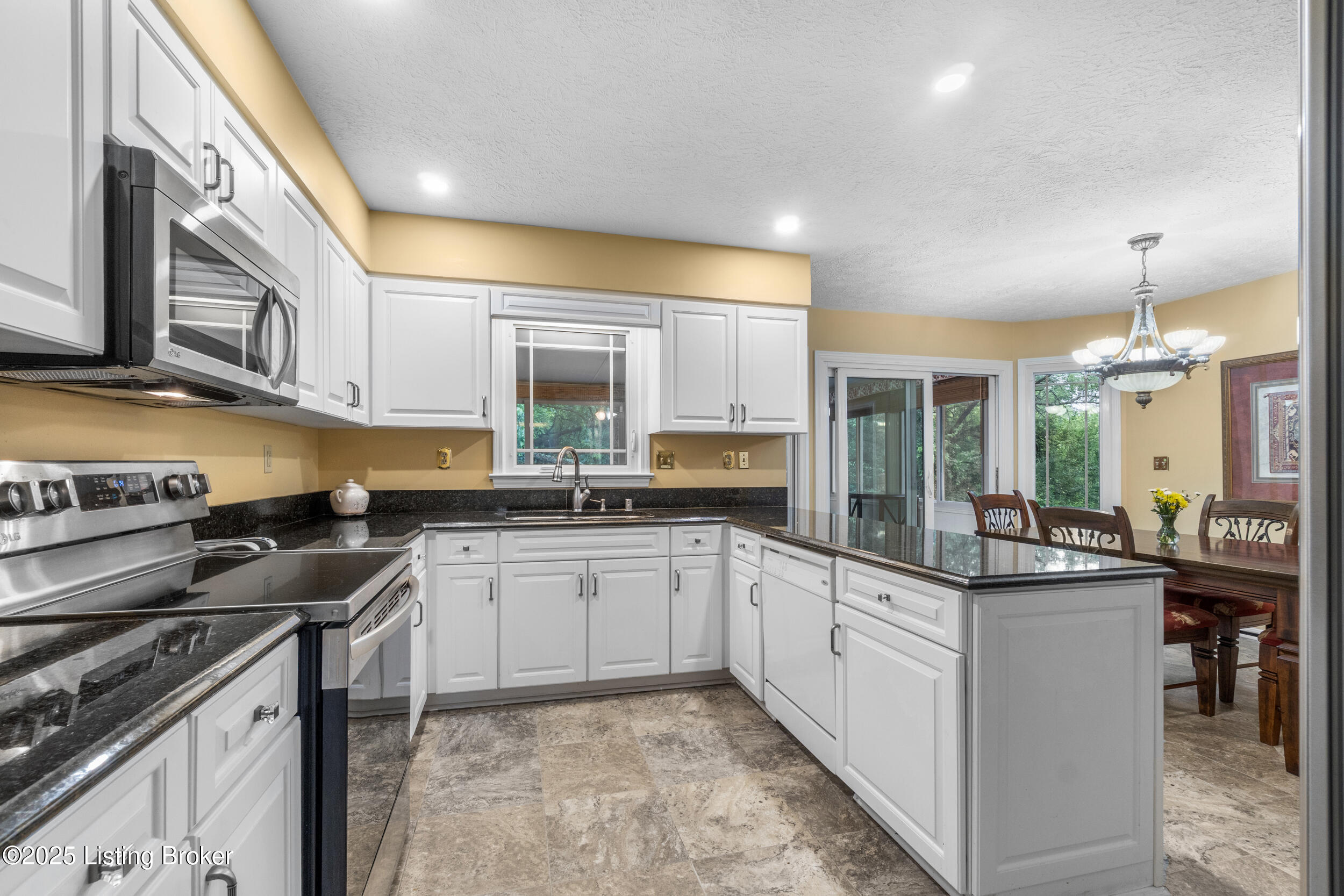 8212 Thornwood Rd