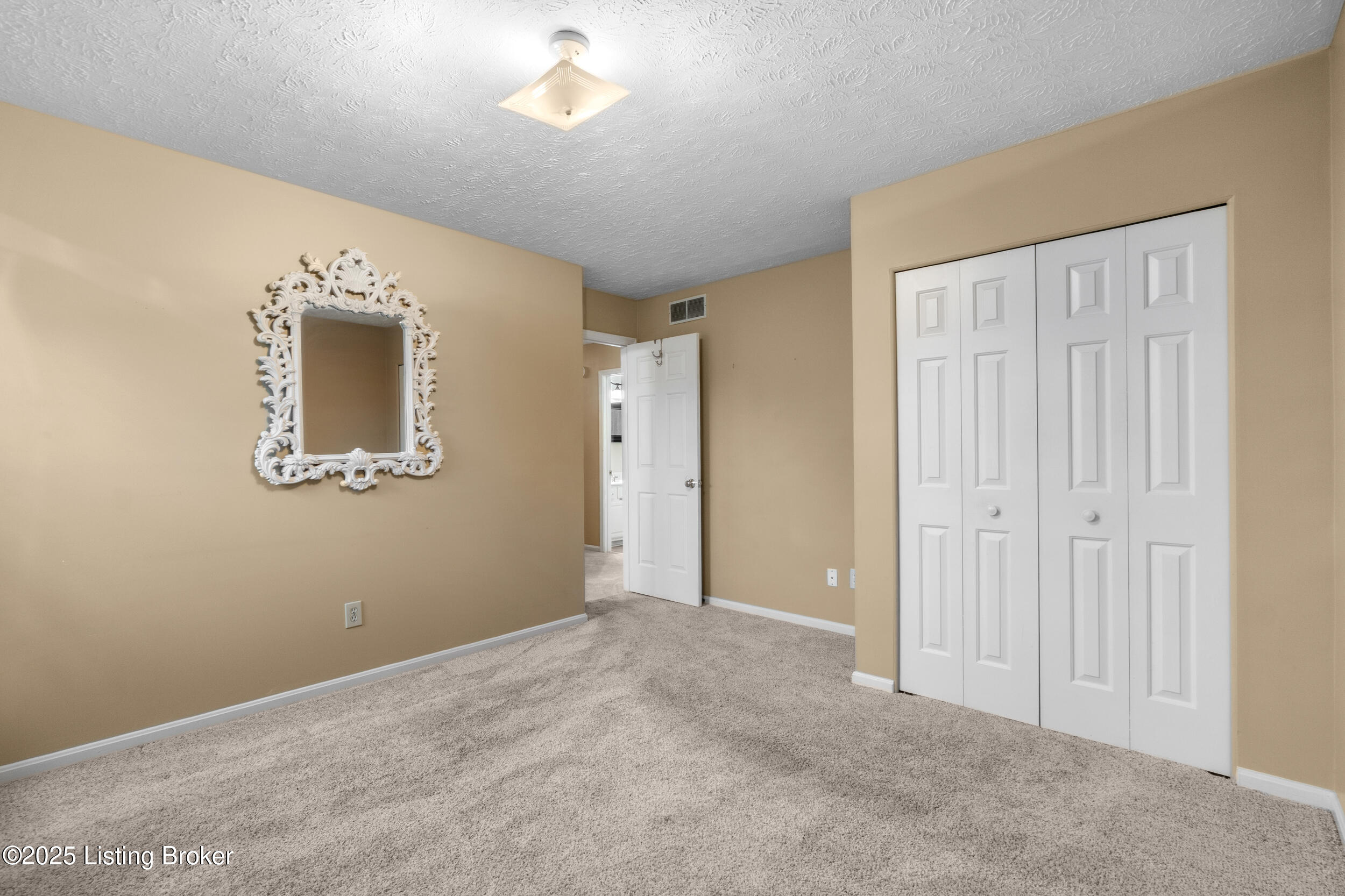 8212 Thornwood Rd