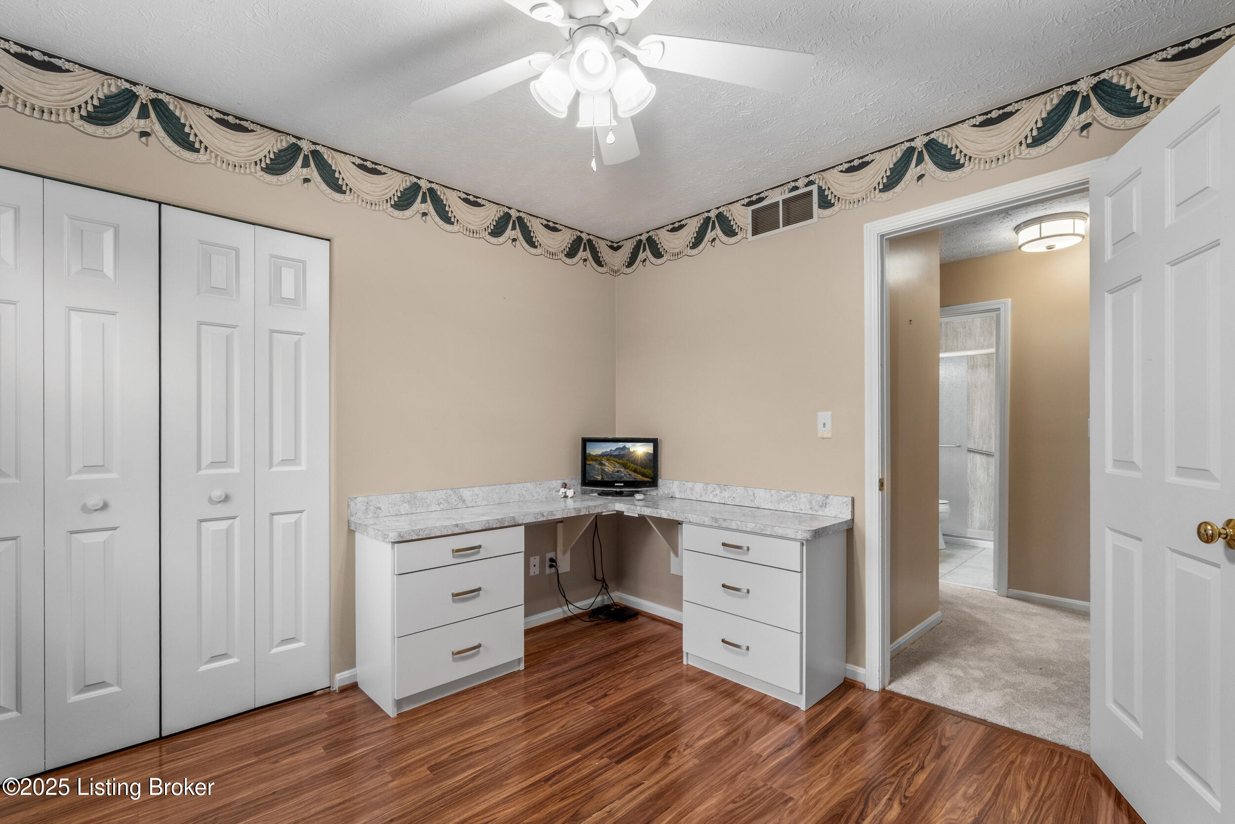 8212 Thornwood Rd