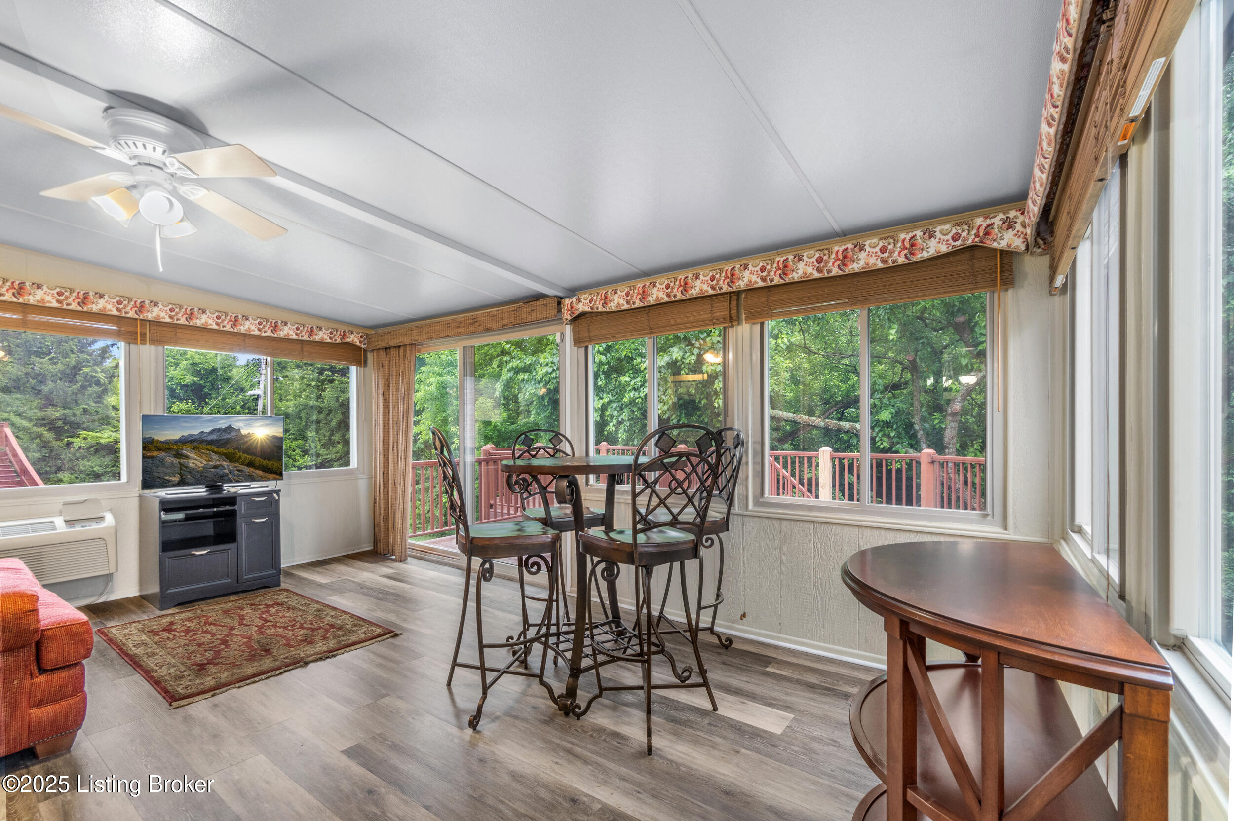 8212 Thornwood Rd