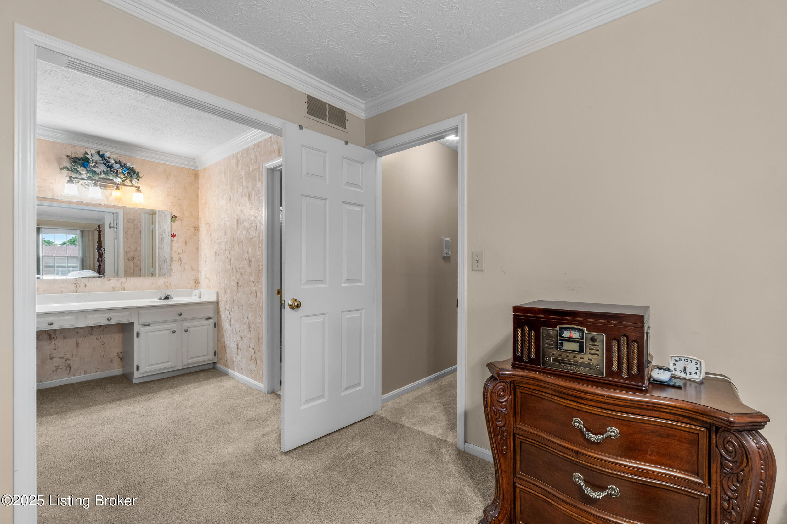 8212 Thornwood Rd