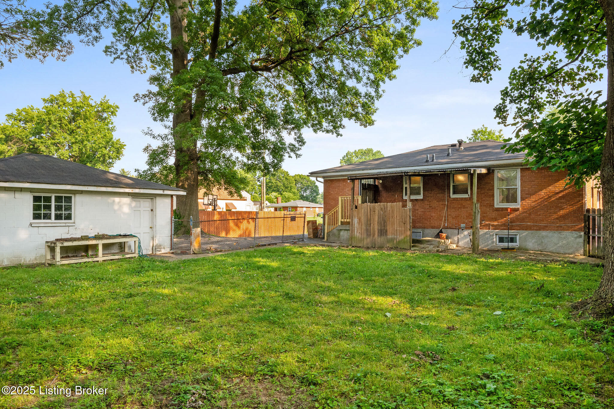 1833 Farnsley Rd