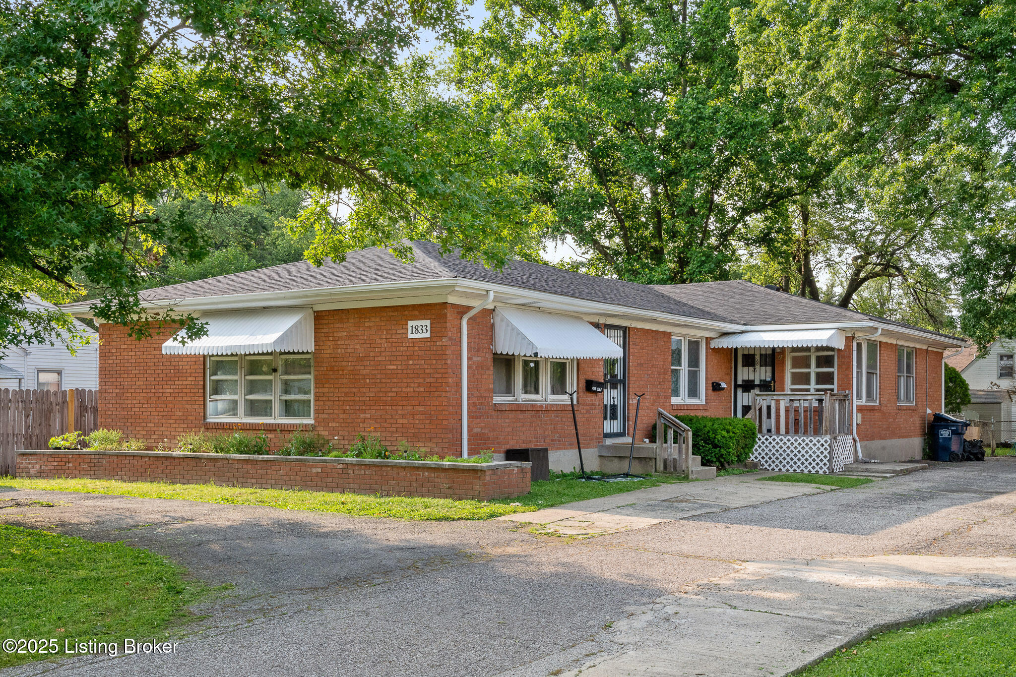 1833 Farnsley Rd