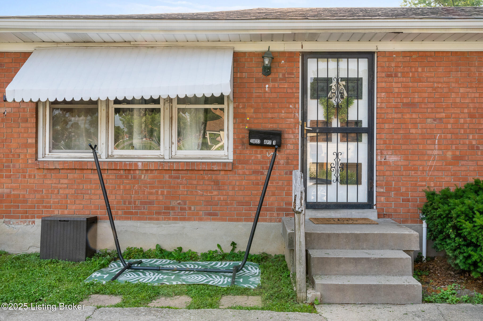 1833 Farnsley Rd