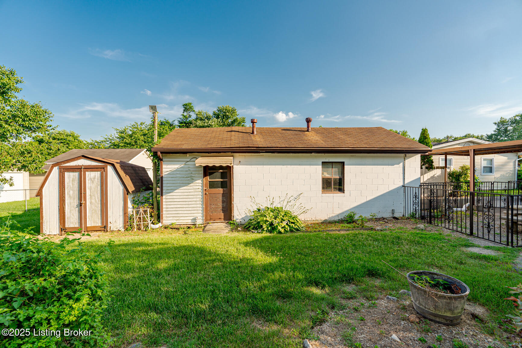 9902 West Ave