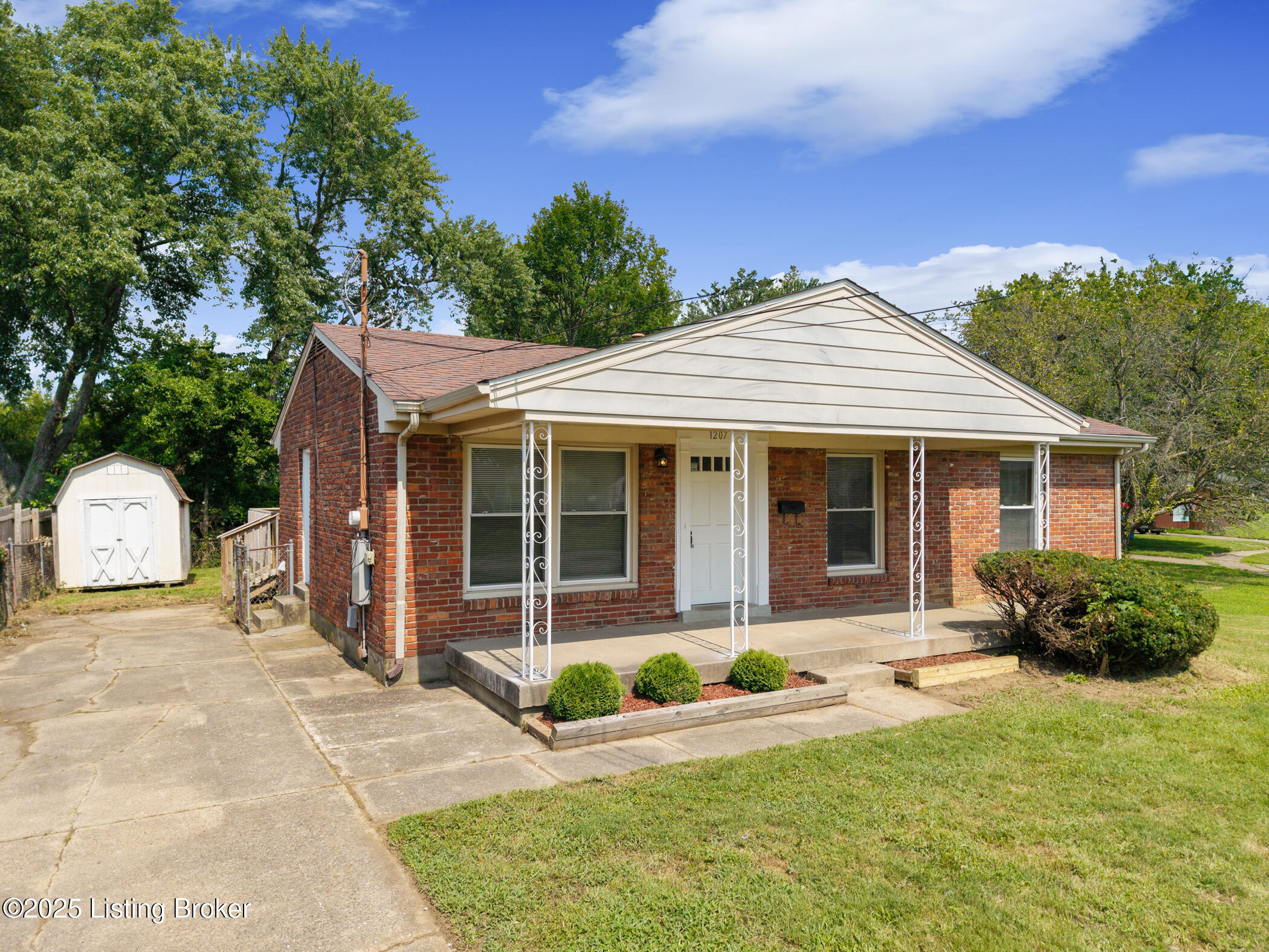 1207 McBroom Ct