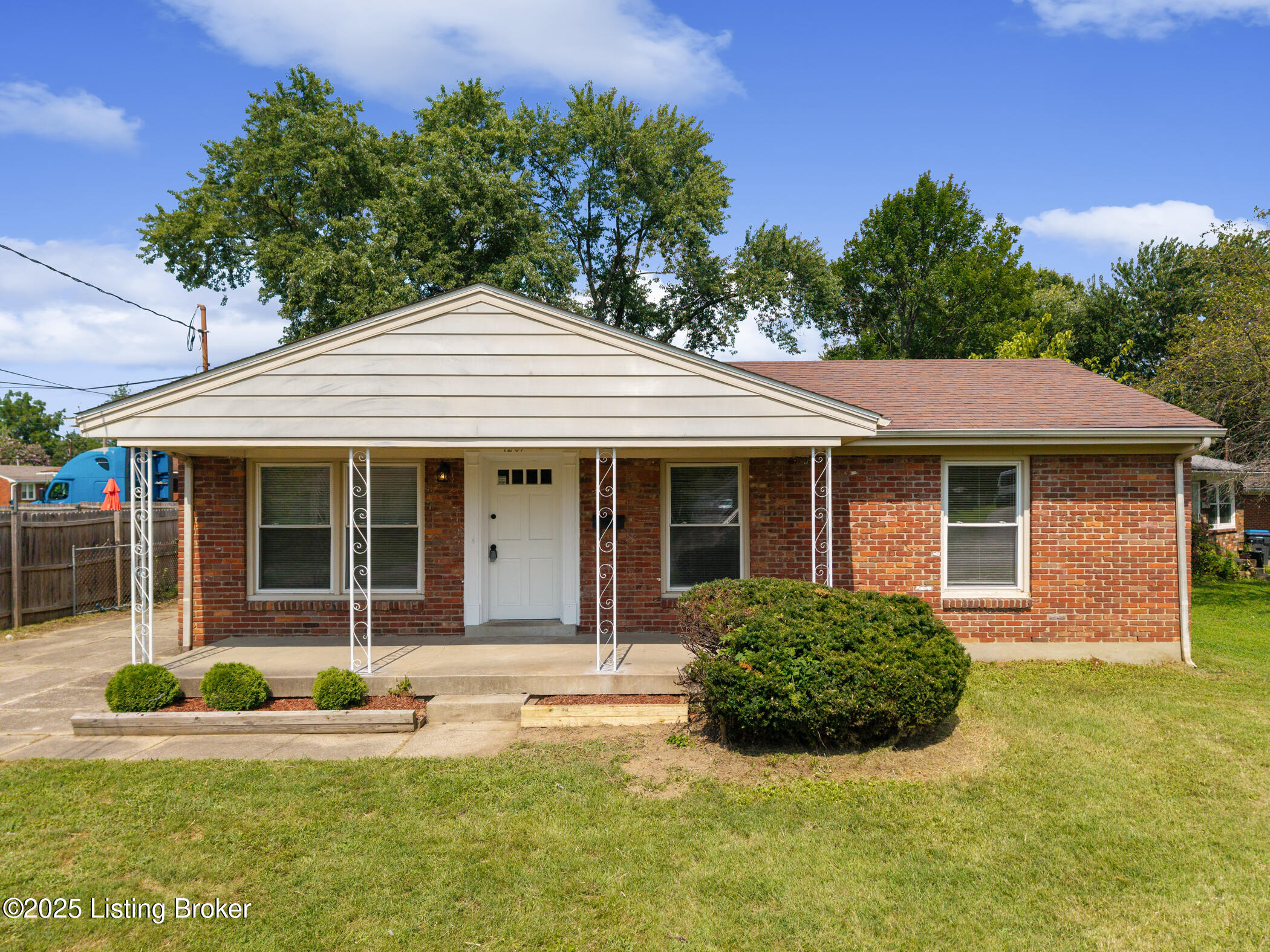 1207 McBroom Ct