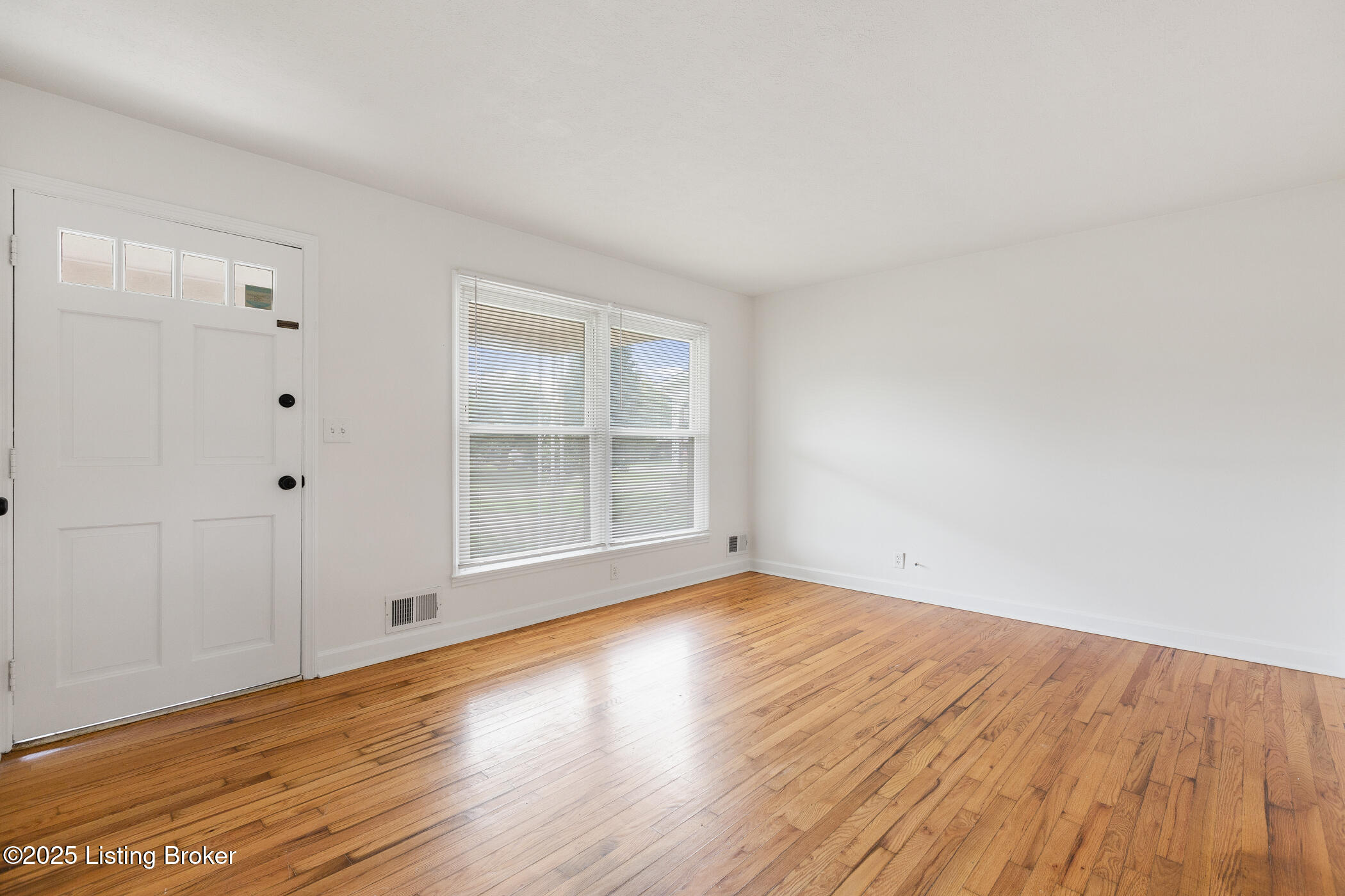 1207 McBroom Ct