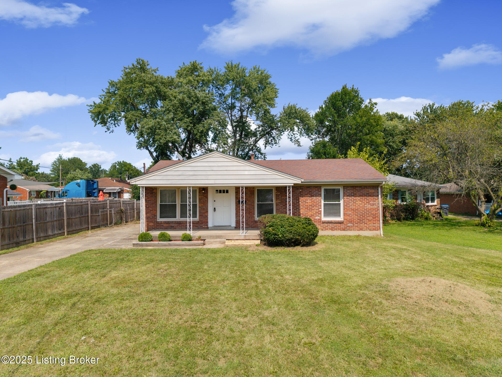 1207 McBroom Ct