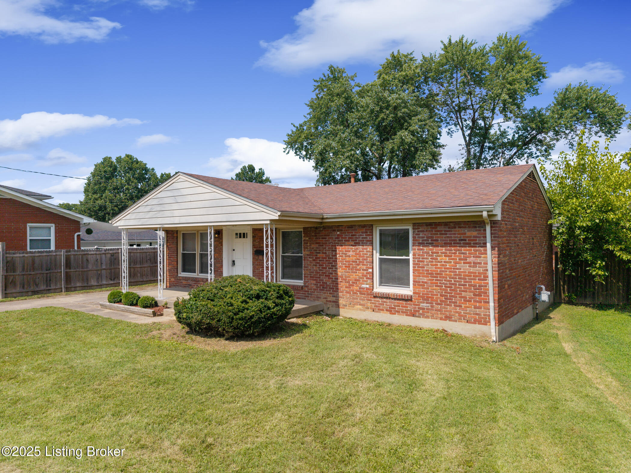 1207 McBroom Ct