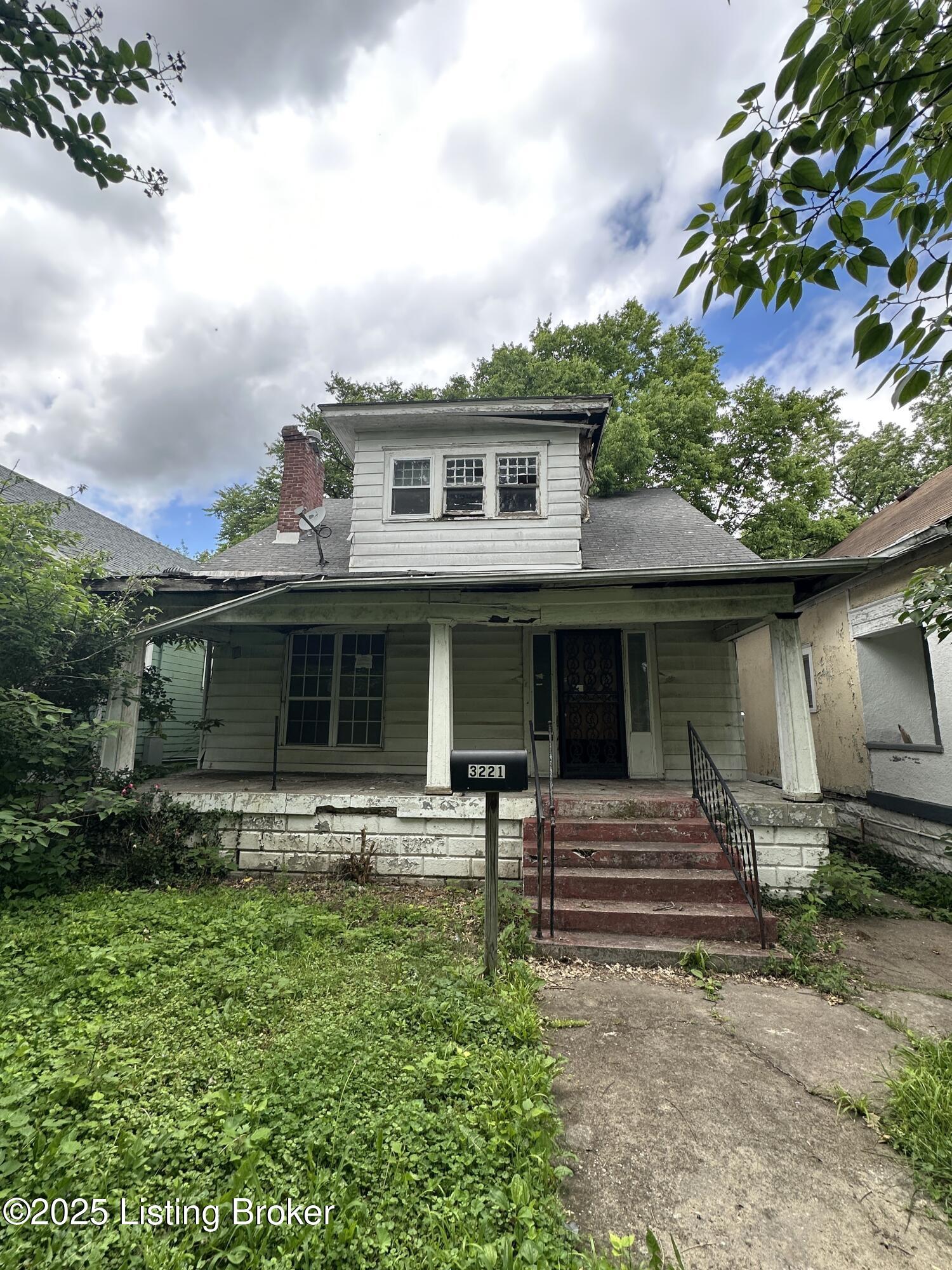 3221 Virginia Ave