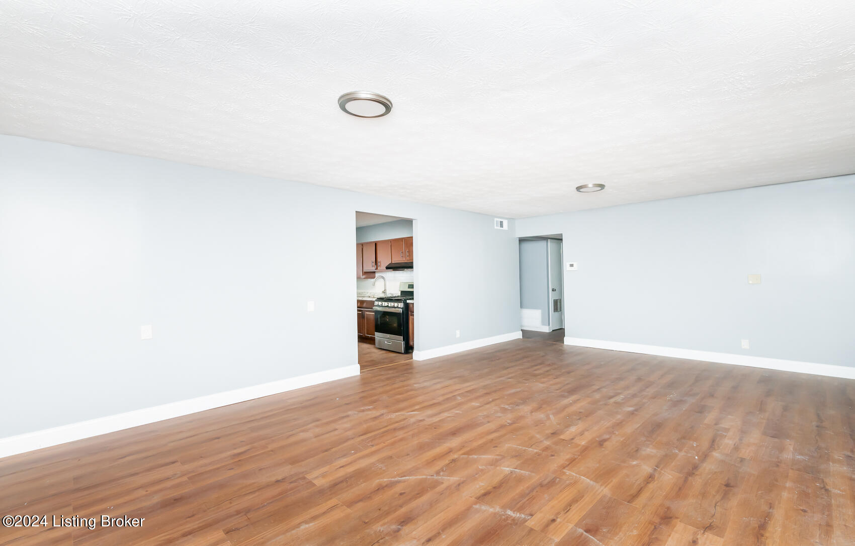 13511 Greystone Ave