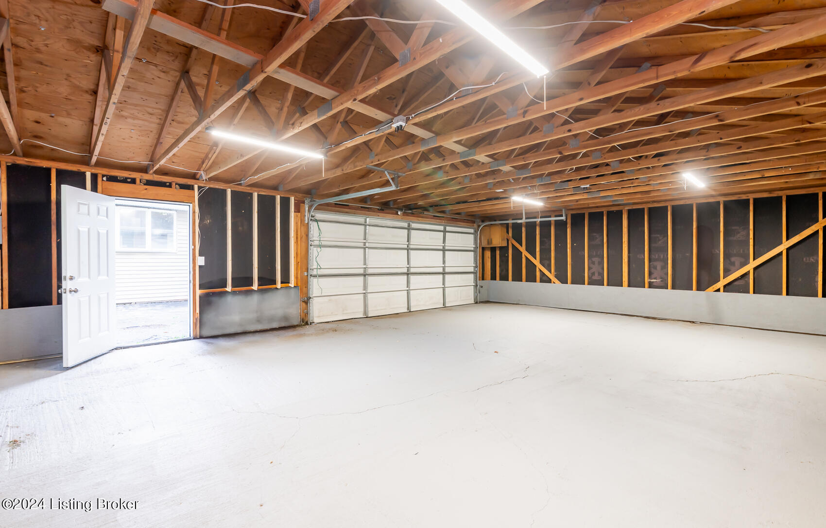 13511 Greystone Ave