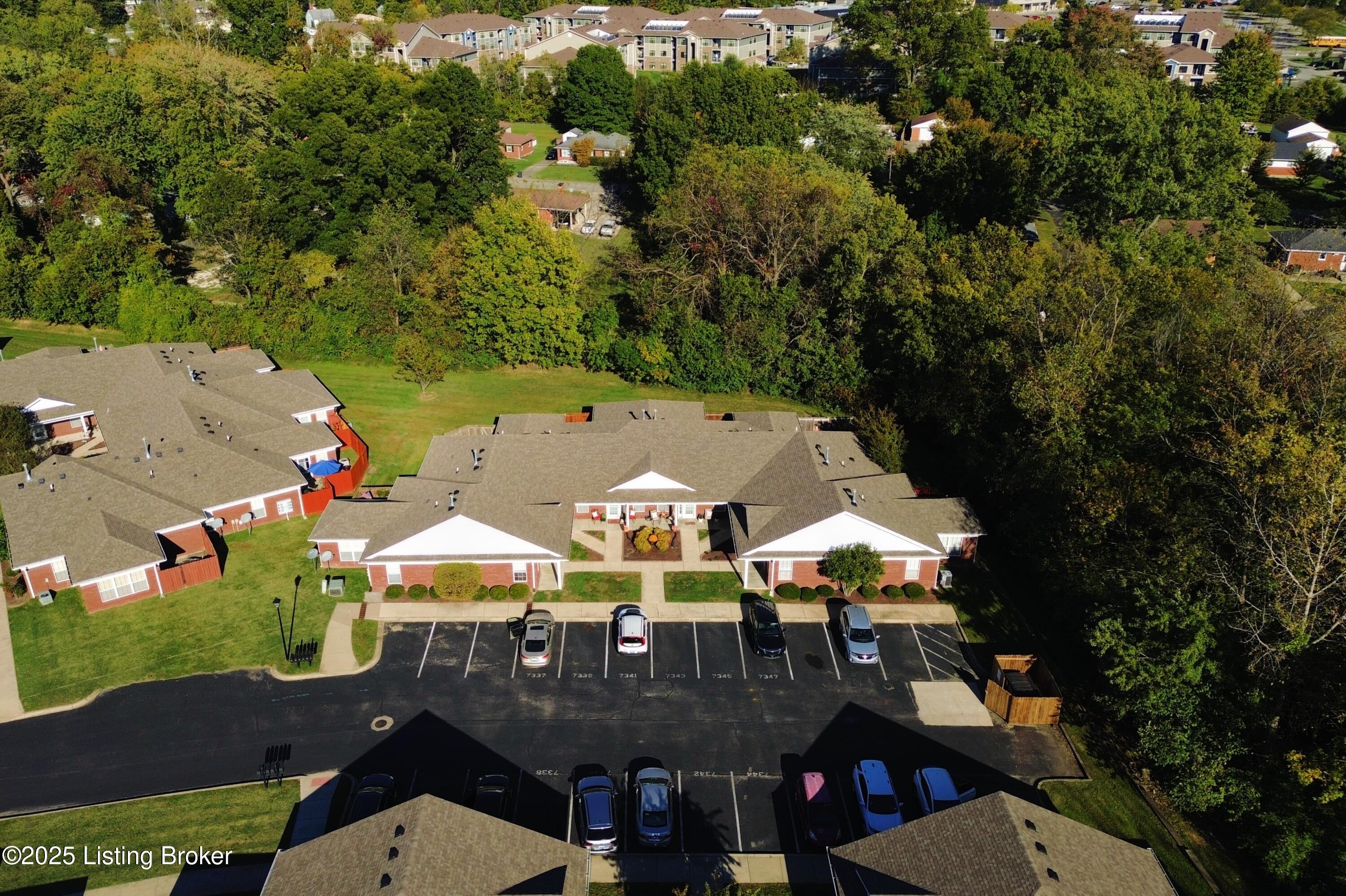 7339 Fox hollolw Way, Louisville