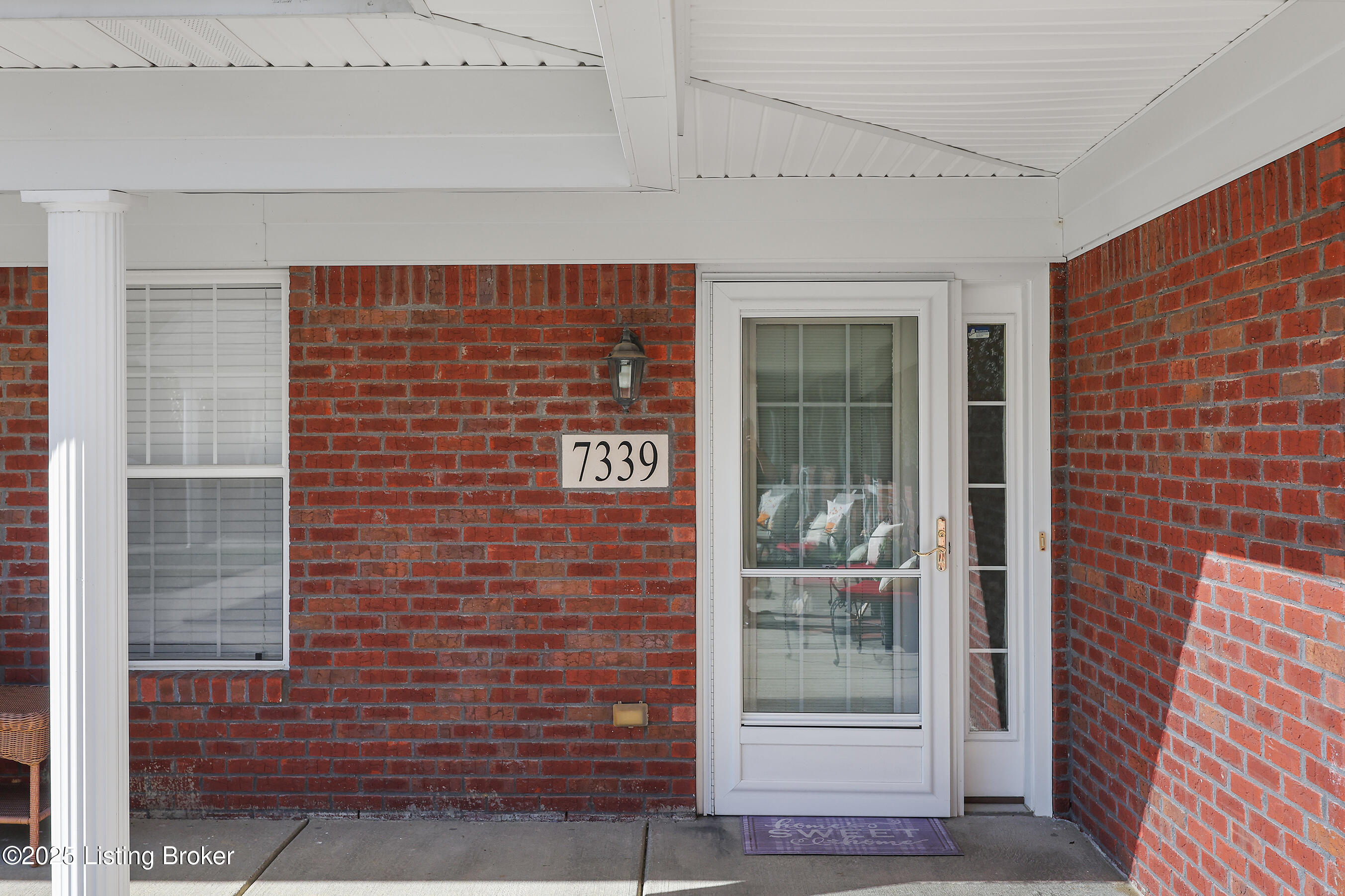 7339 Fox hollolw Way, Louisville