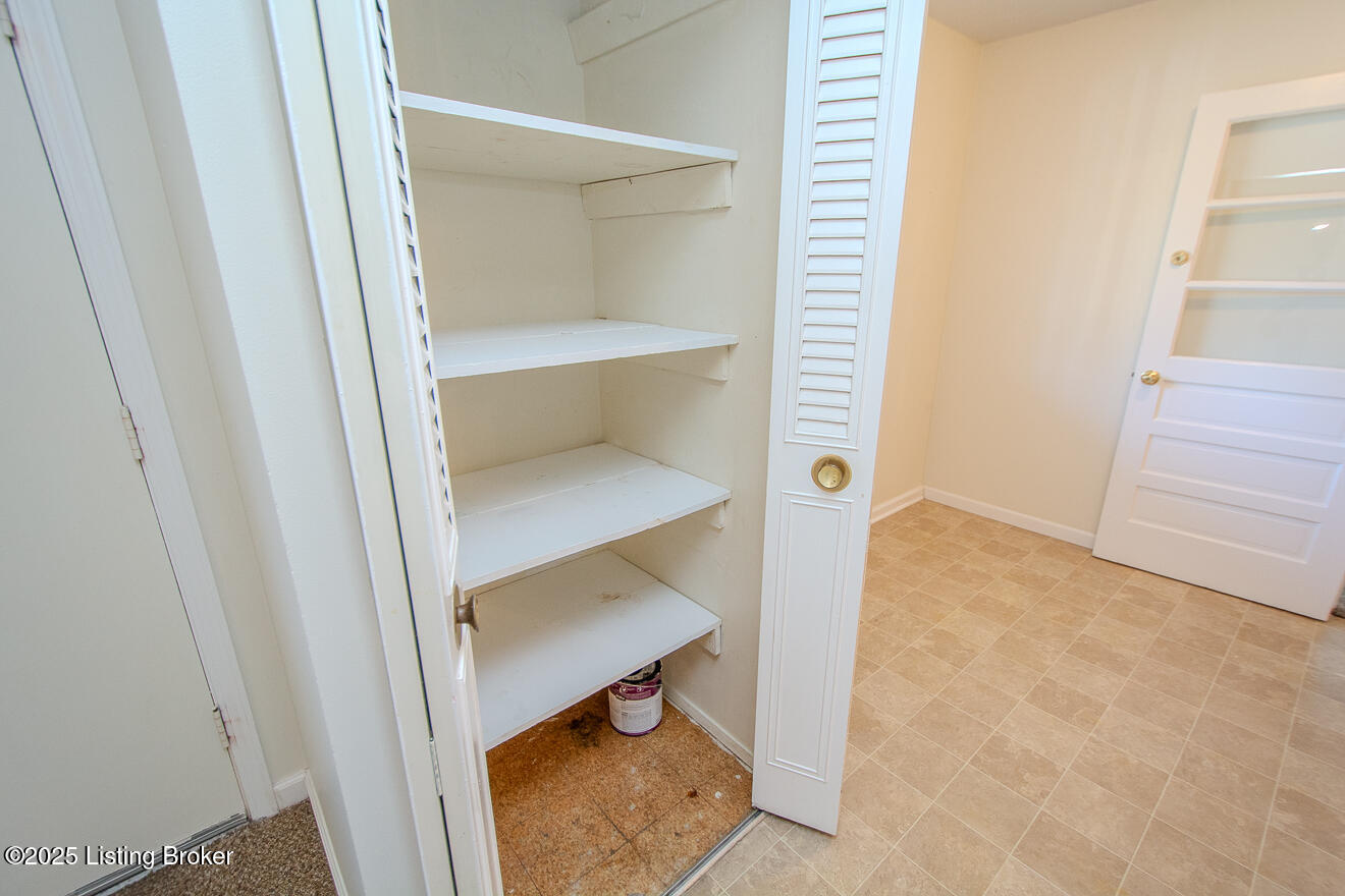 8722 James R Rd
