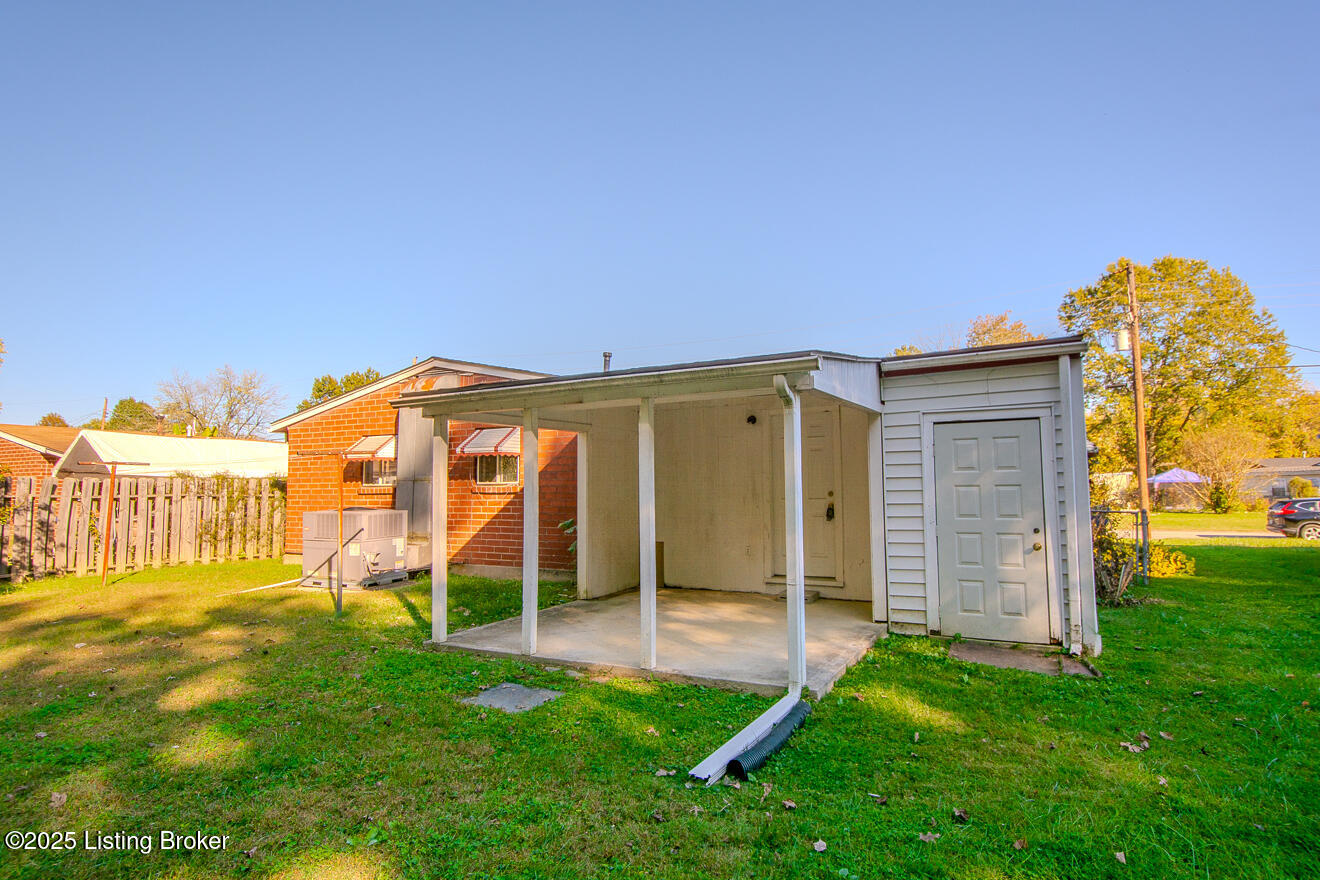 8722 James R Rd