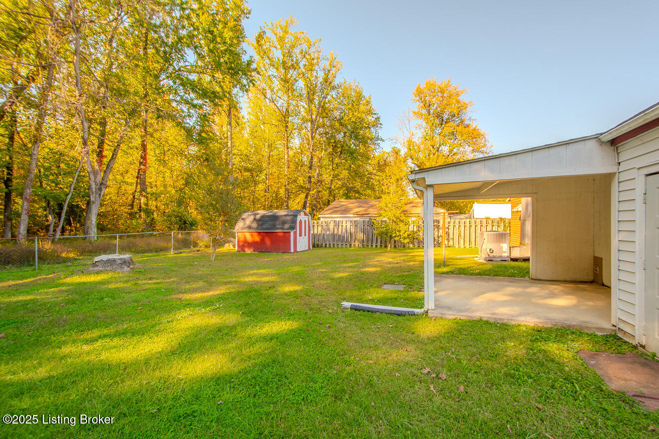 8722 James R Rd