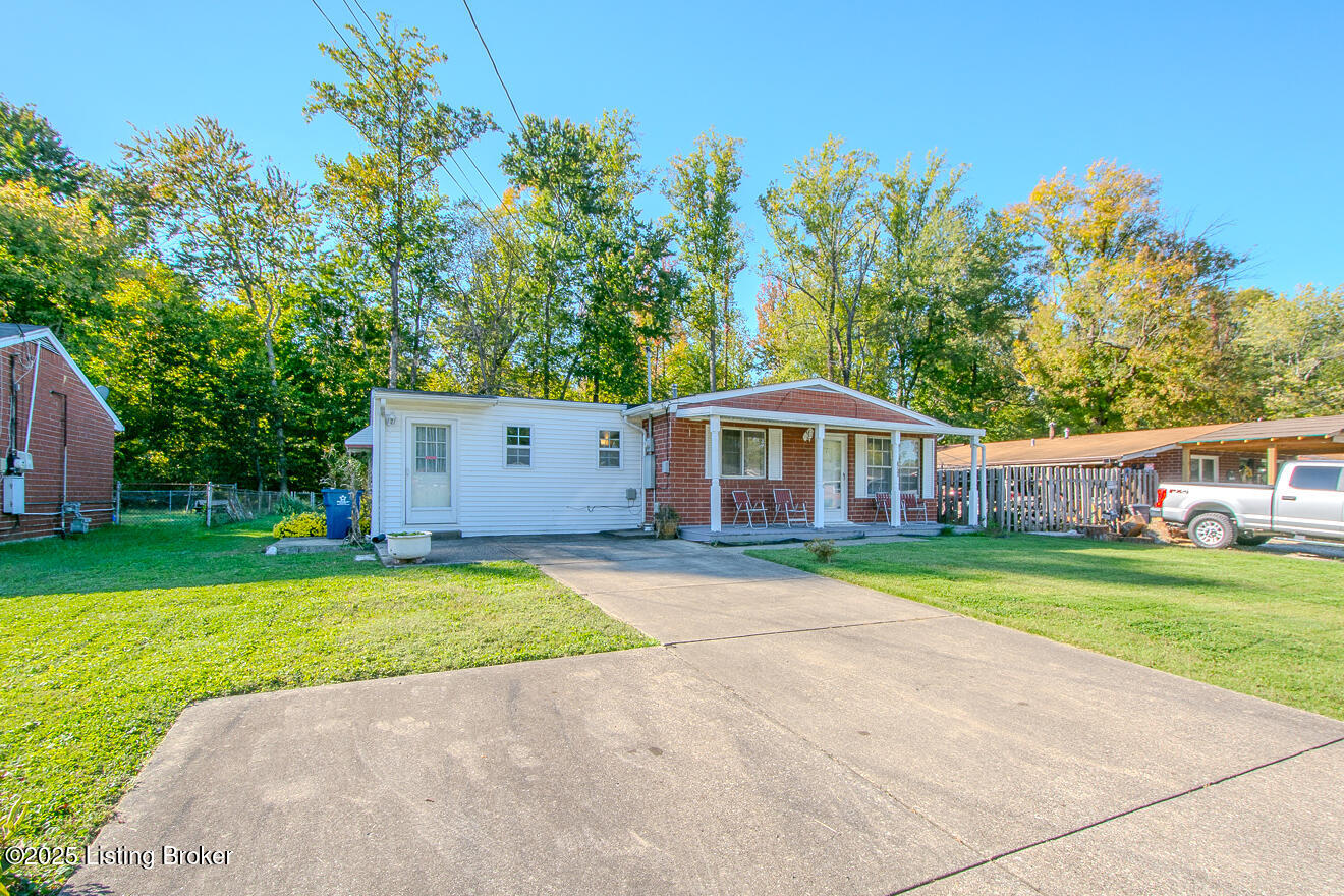 8722 James R Rd