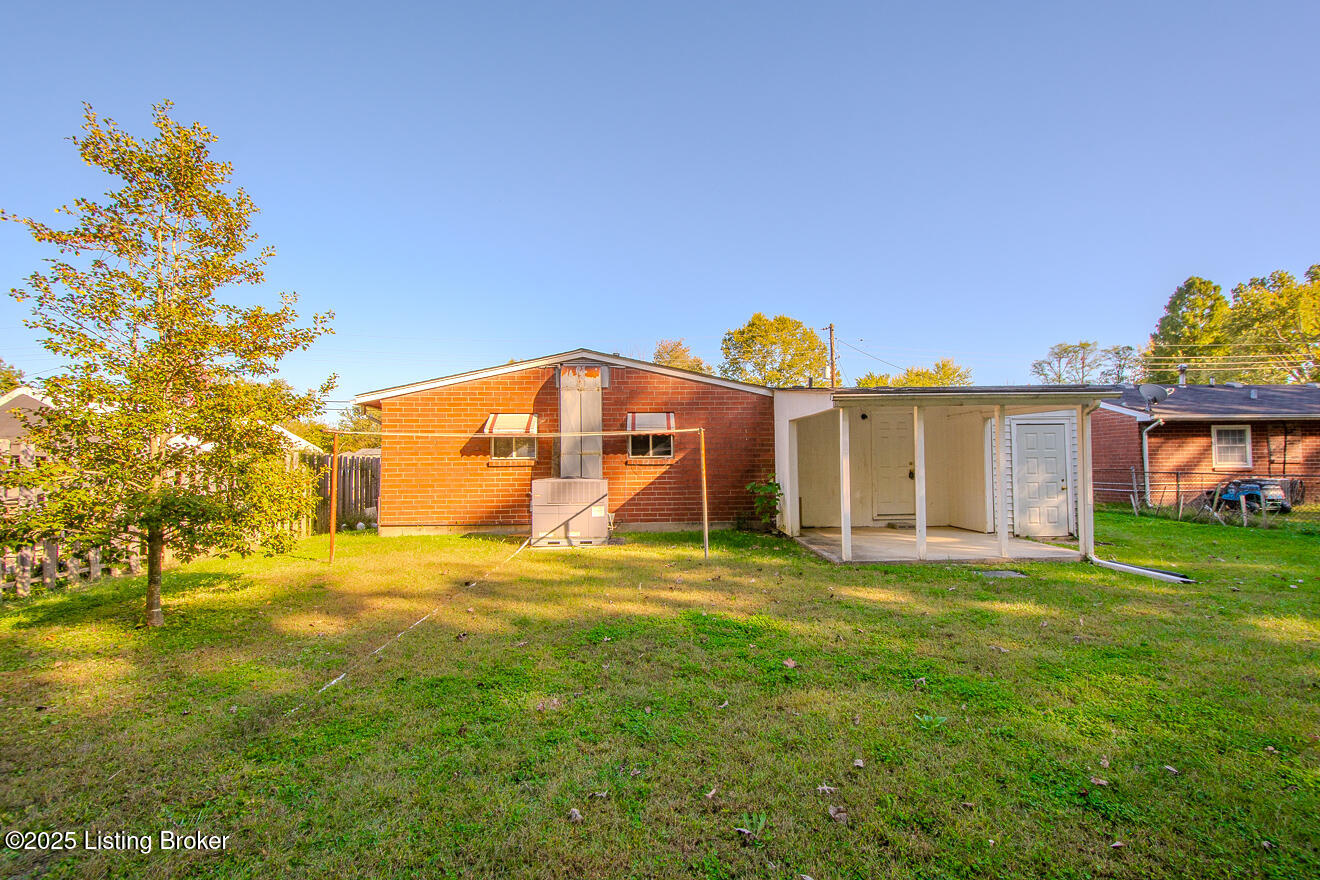 8722 James R Rd