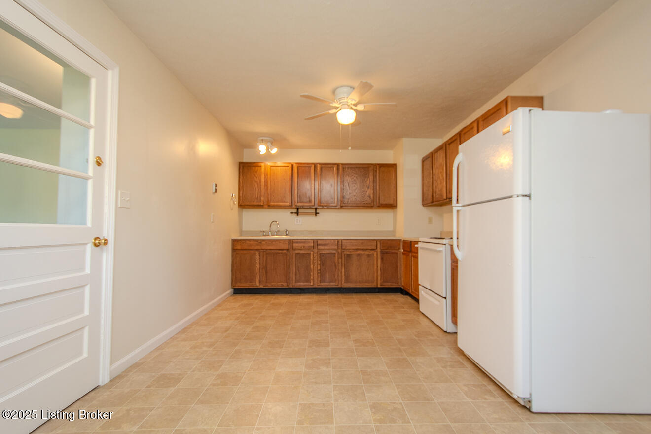 8722 James R Rd