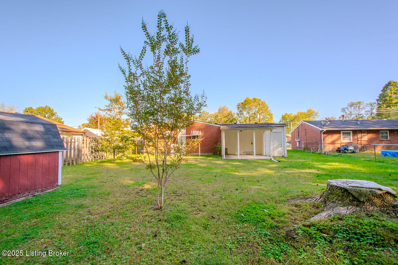 8722 James R Rd