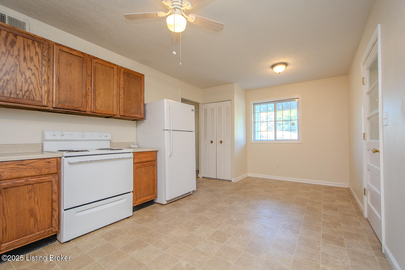 8722 James R Rd
