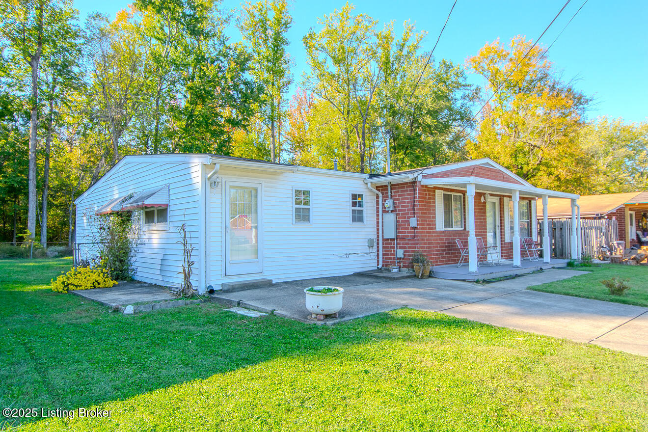 8722 James R Rd