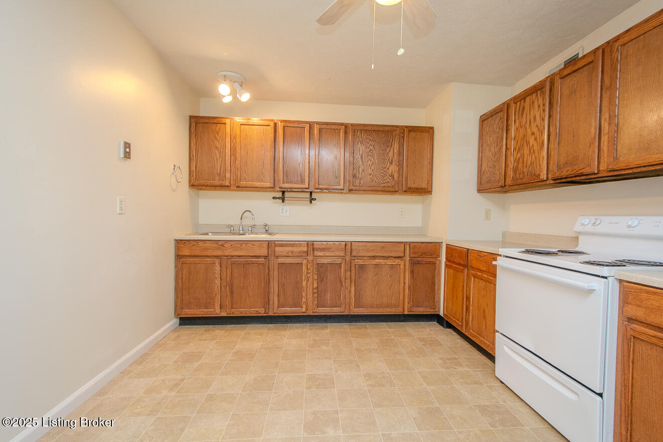 8722 James R Rd