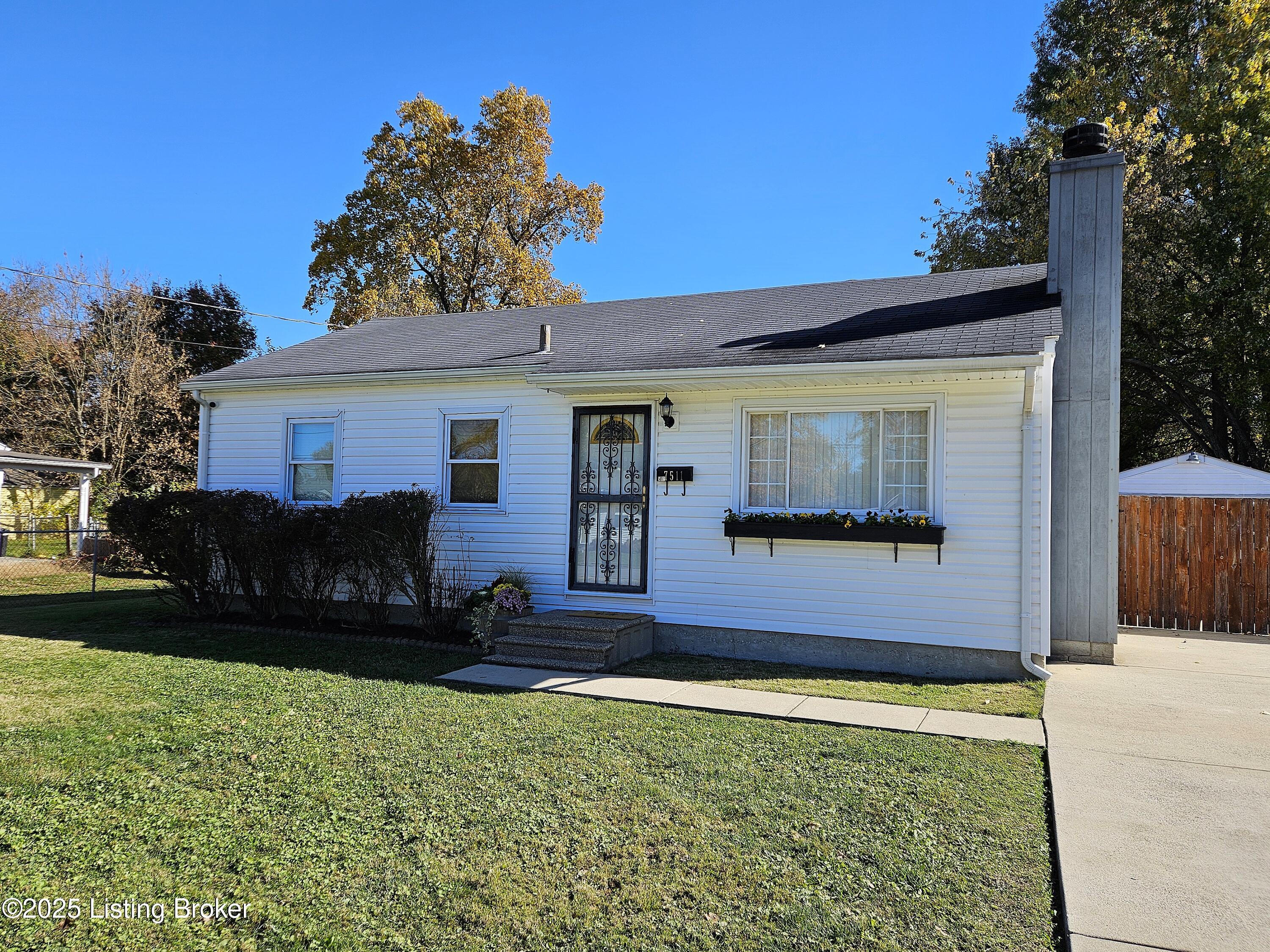 7511 Nancy Ln