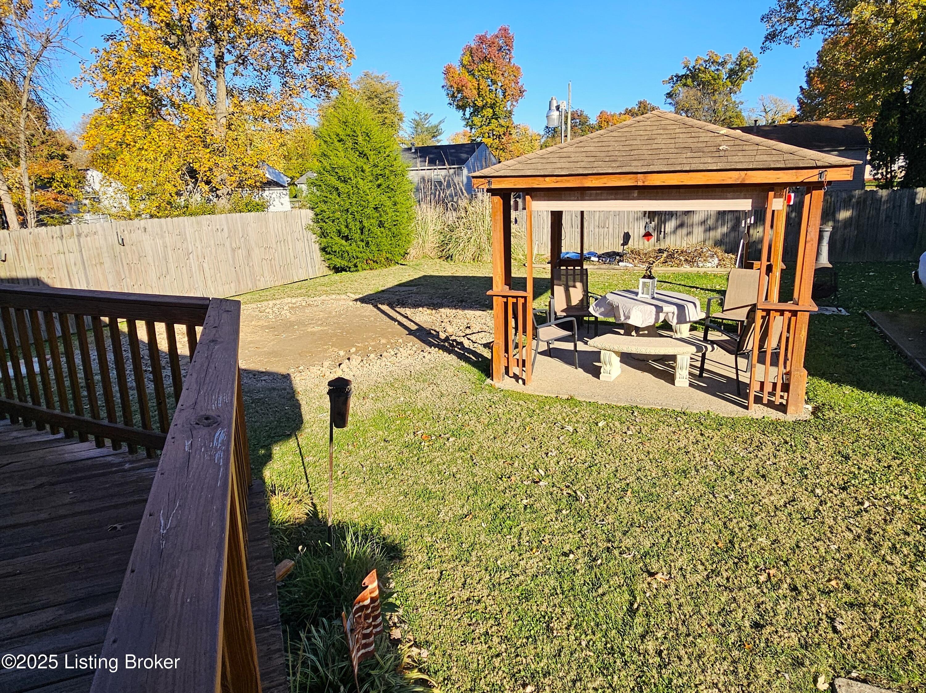 7511 Nancy Ln