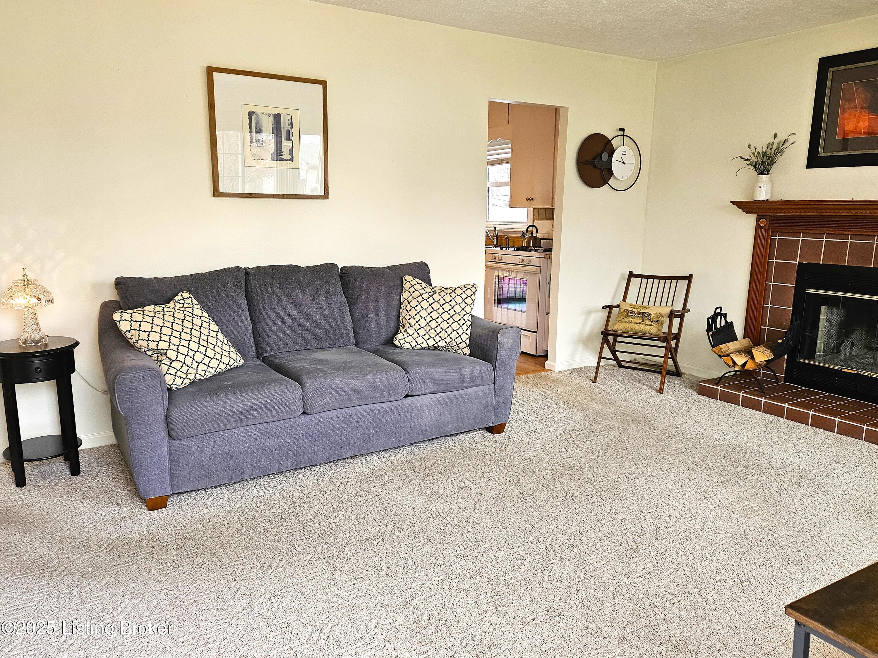 7511 Nancy Ln
