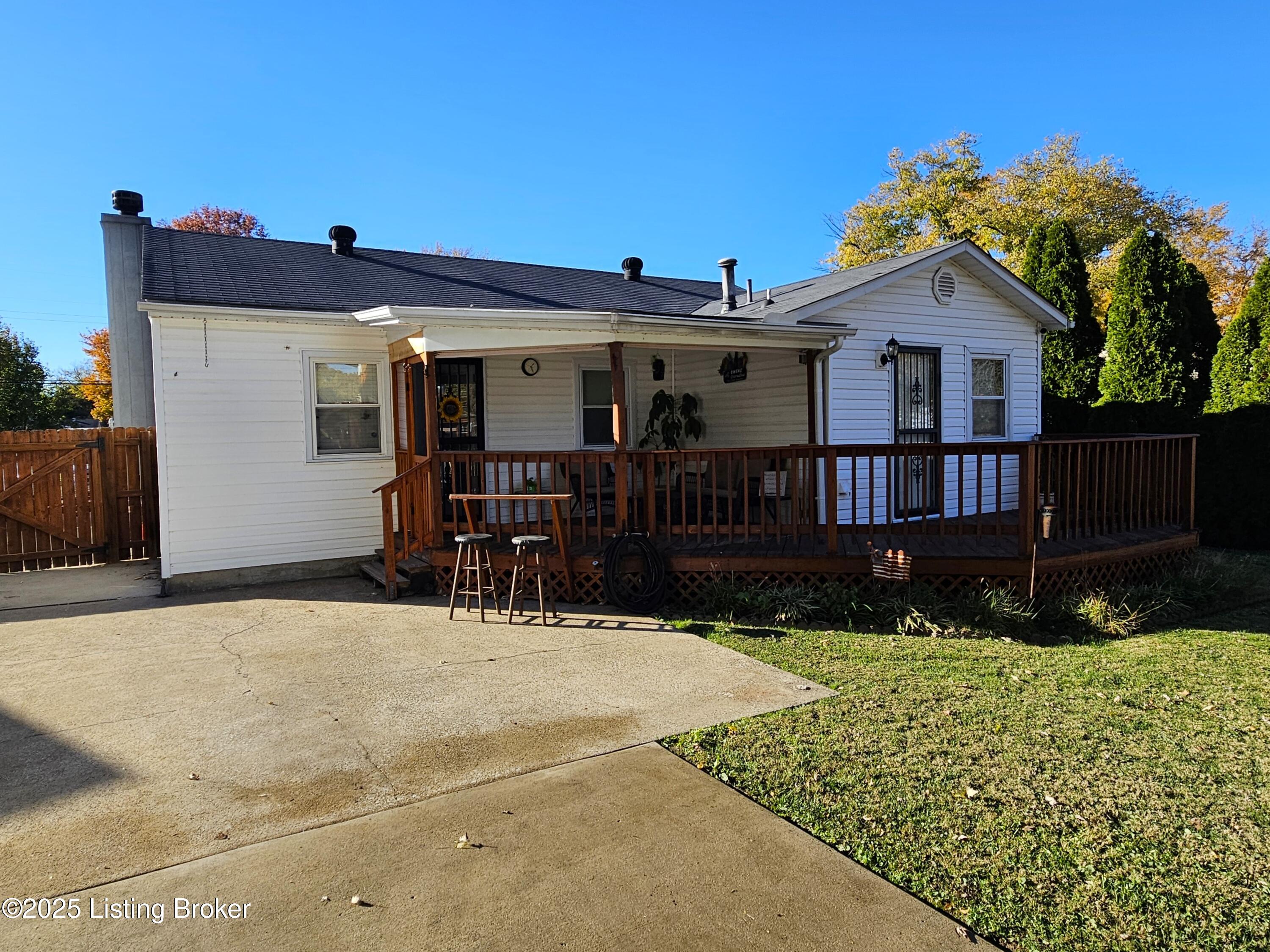7511 Nancy Ln