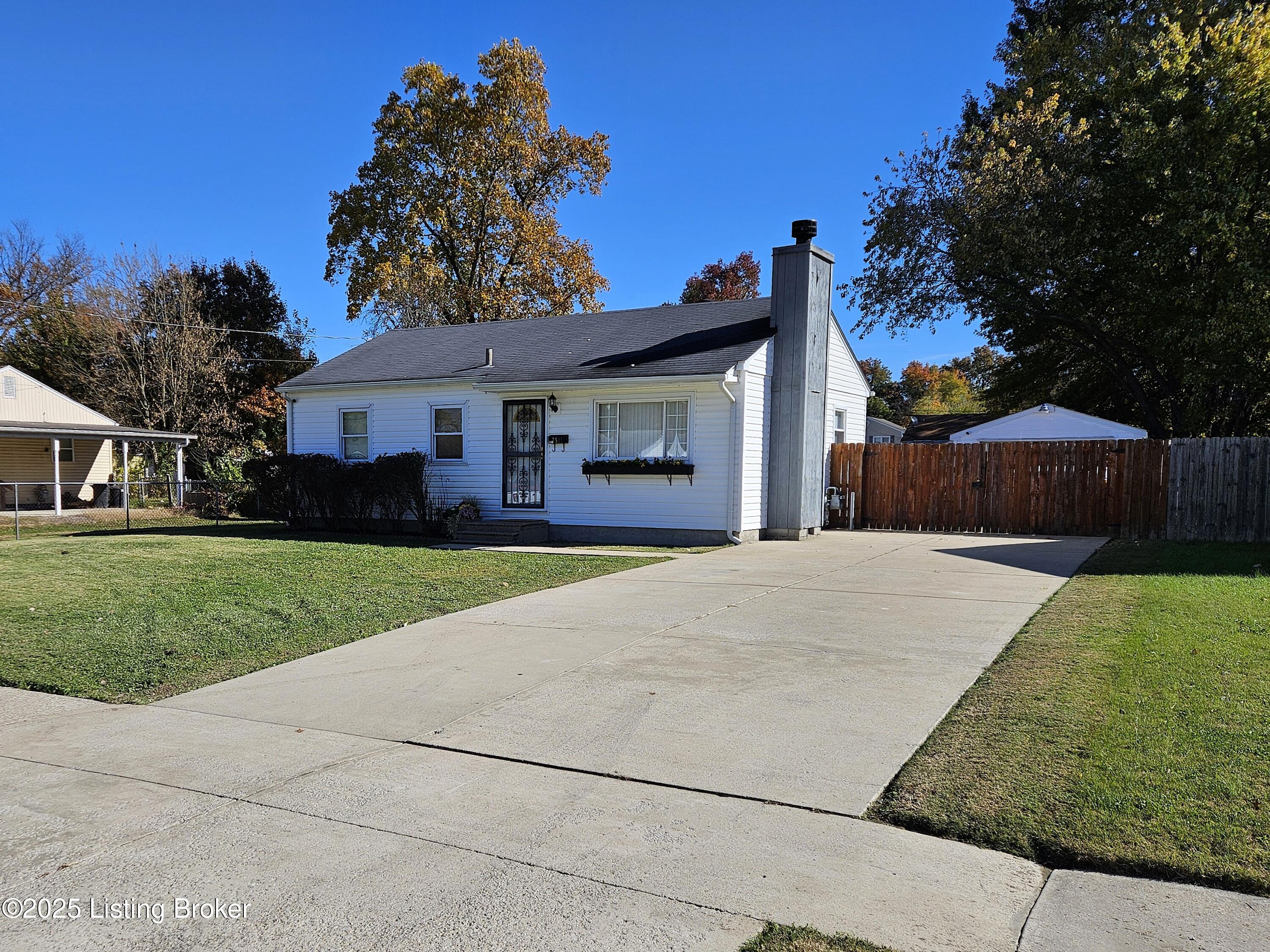 7511 Nancy Ln