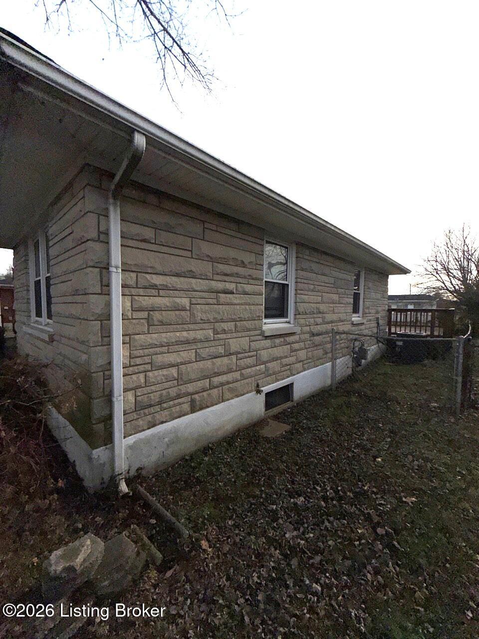 5204 Mercury Dr