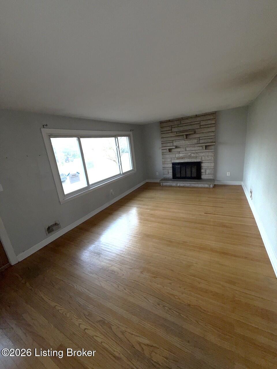 5204 Mercury Dr
