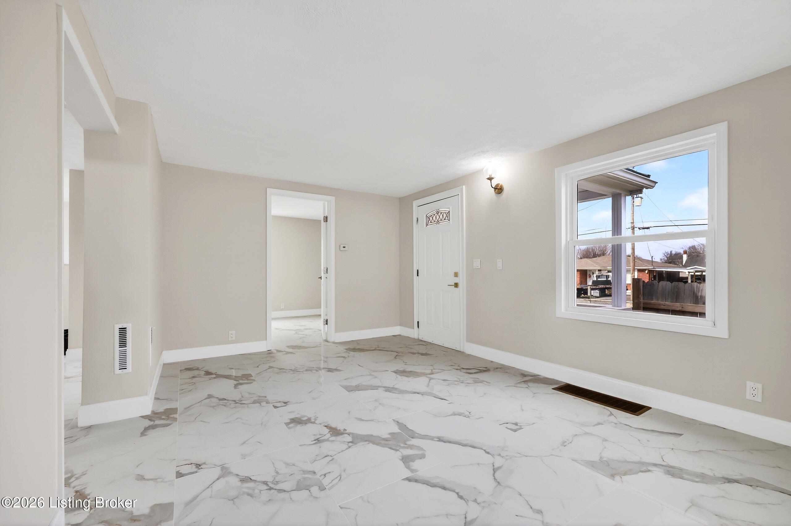 2414 Thomas Ave