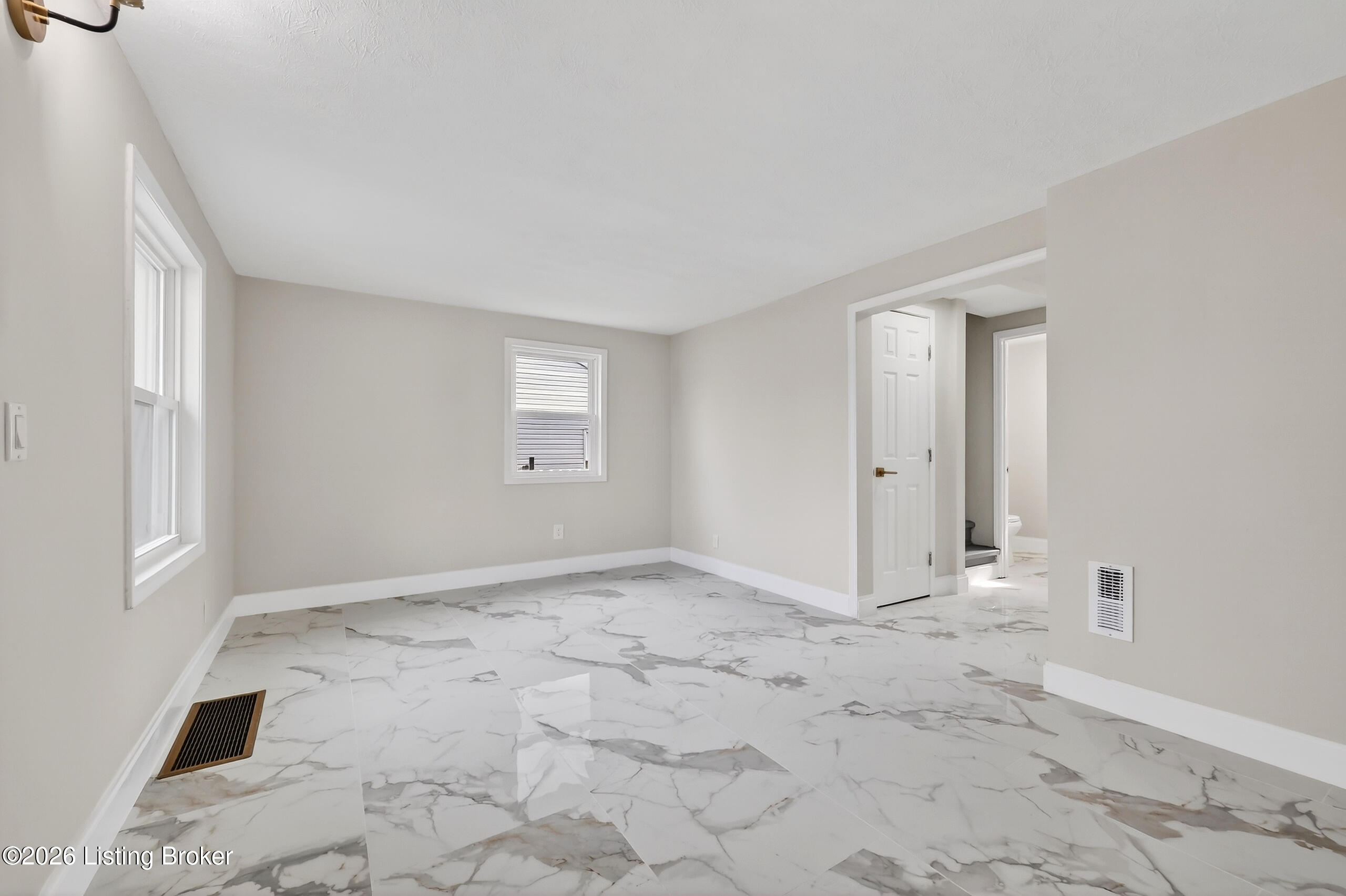 2414 Thomas Ave