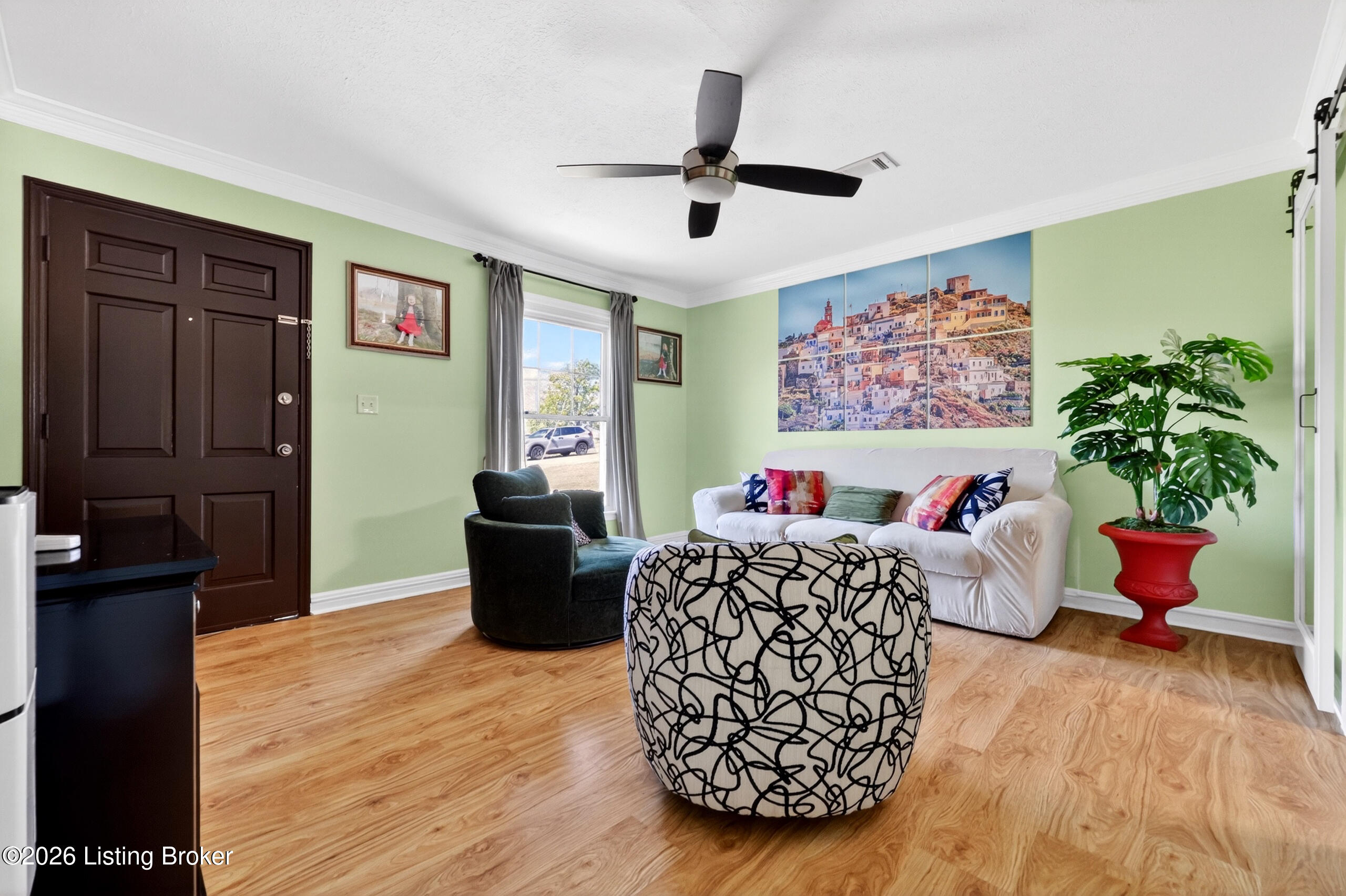 448 New St