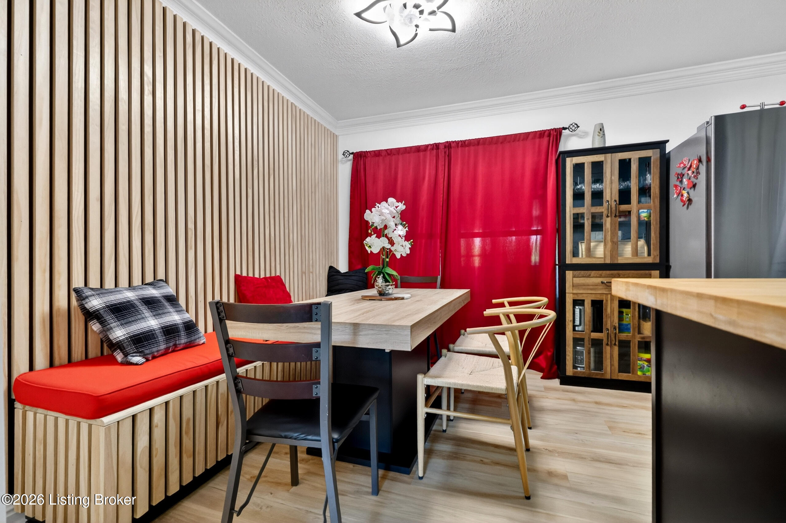 448 New St