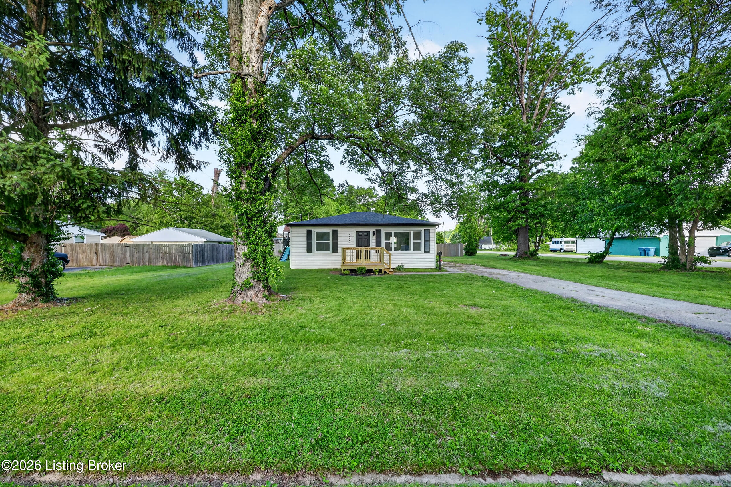 7227 Daisy Ave