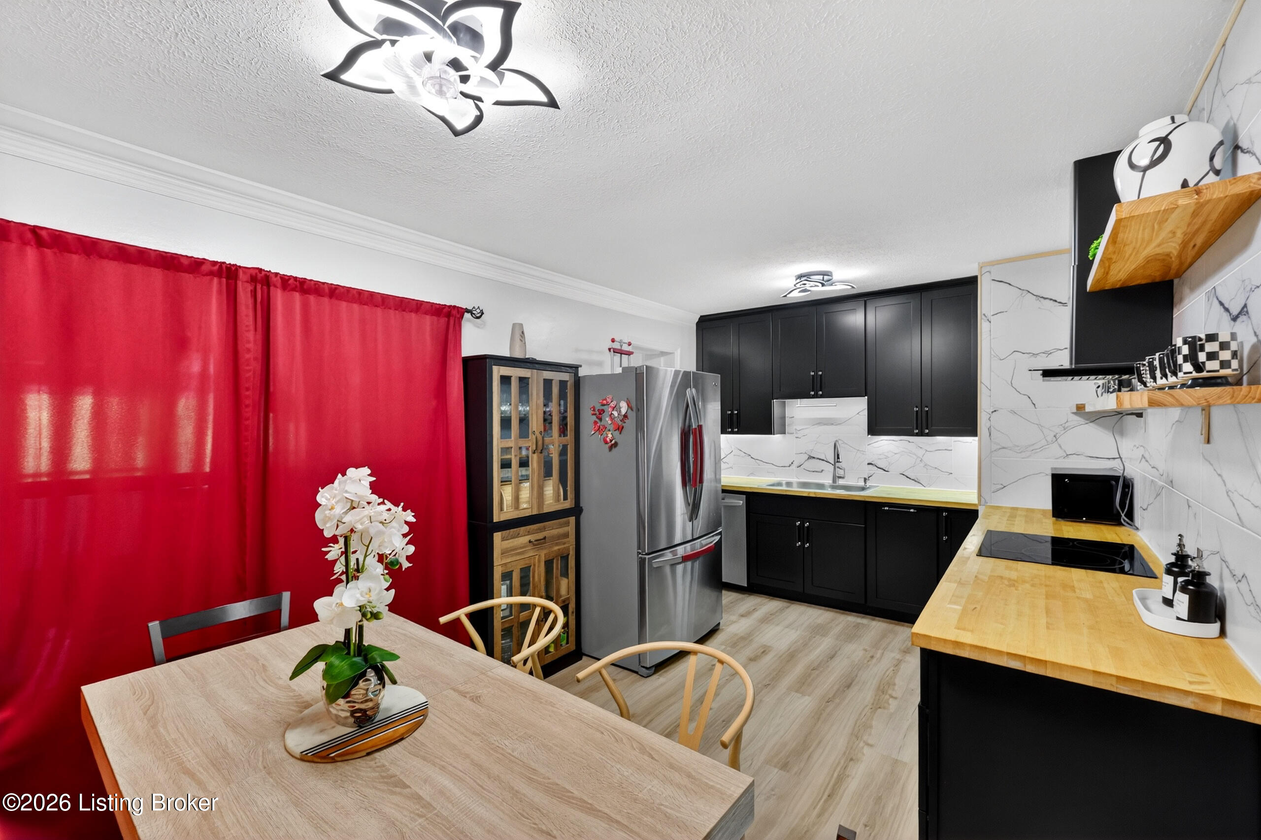 448 New St
