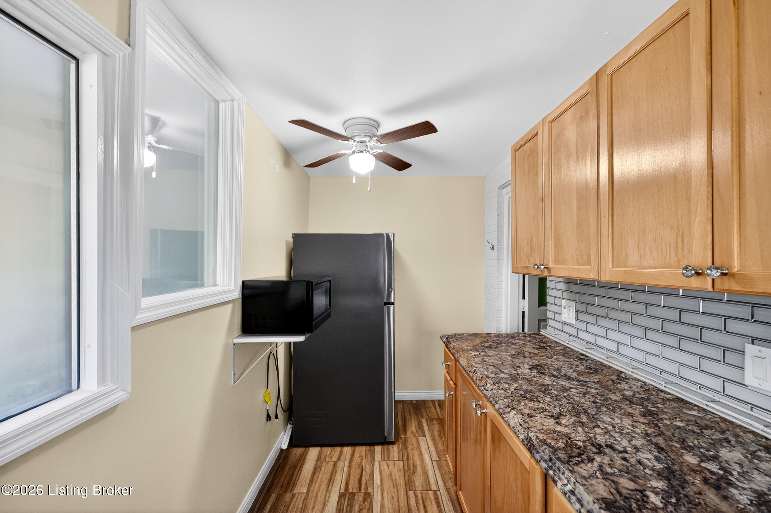 448 New St