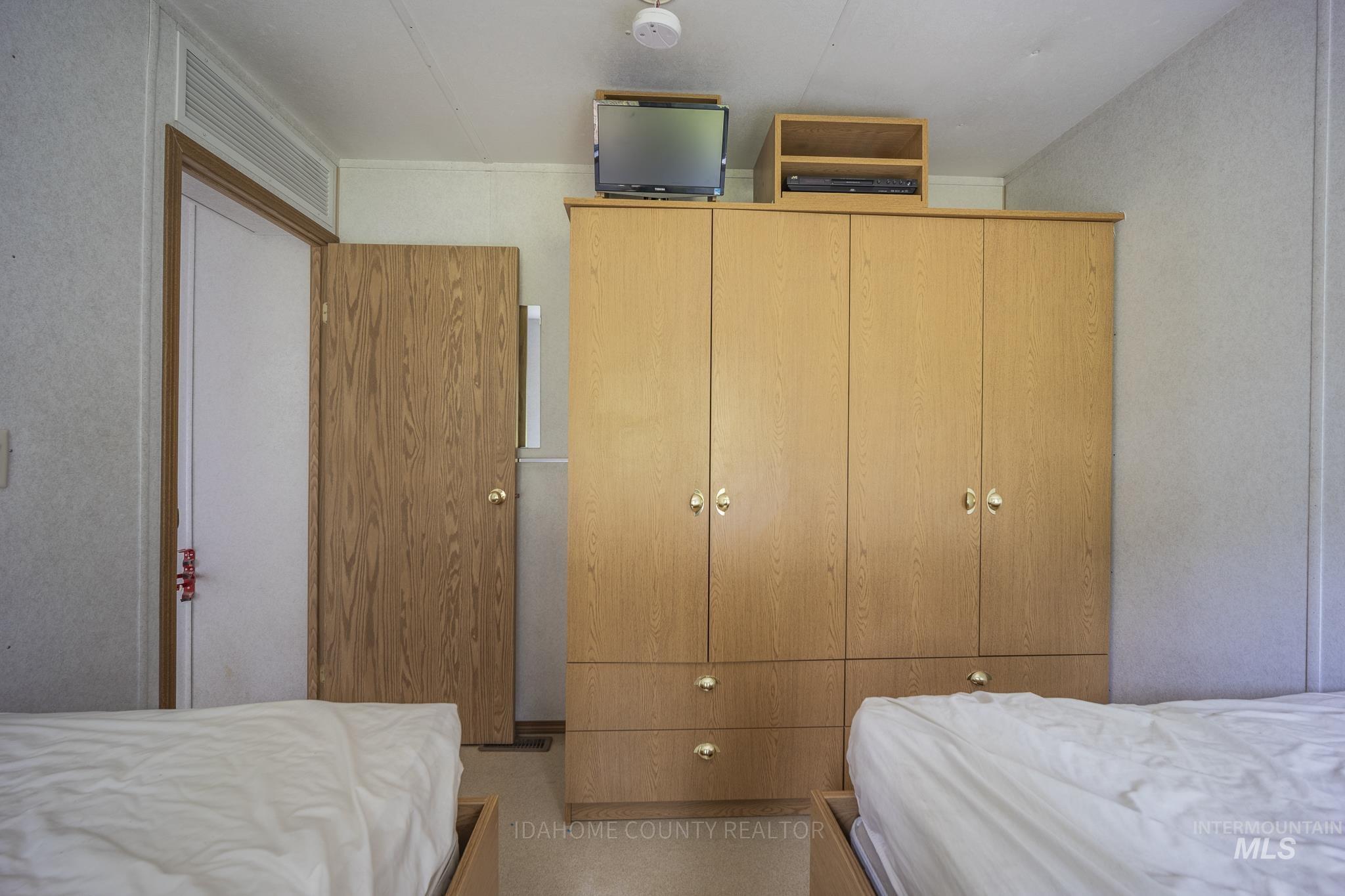 102 Cabin Rd