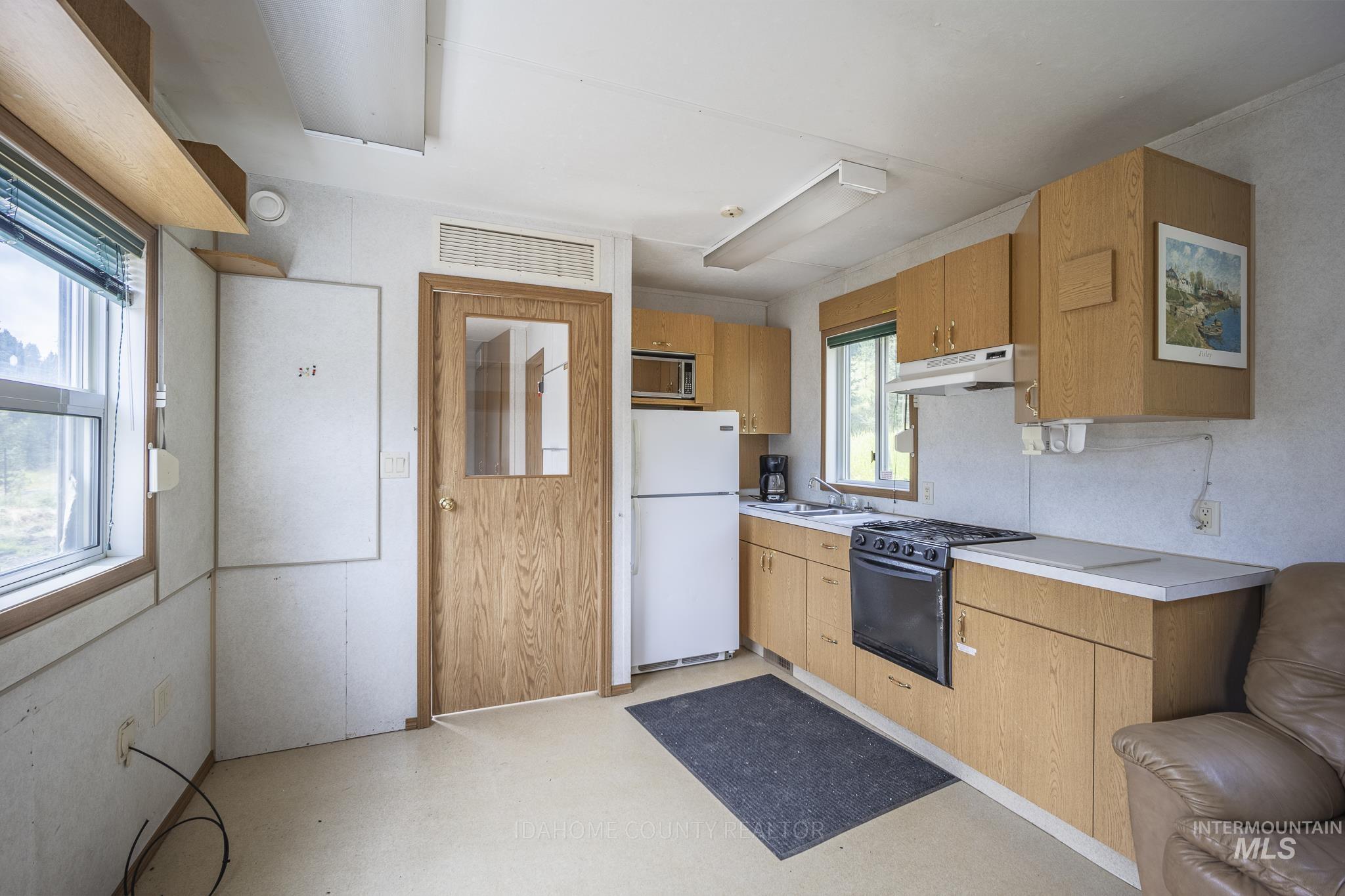 102 Cabin Rd